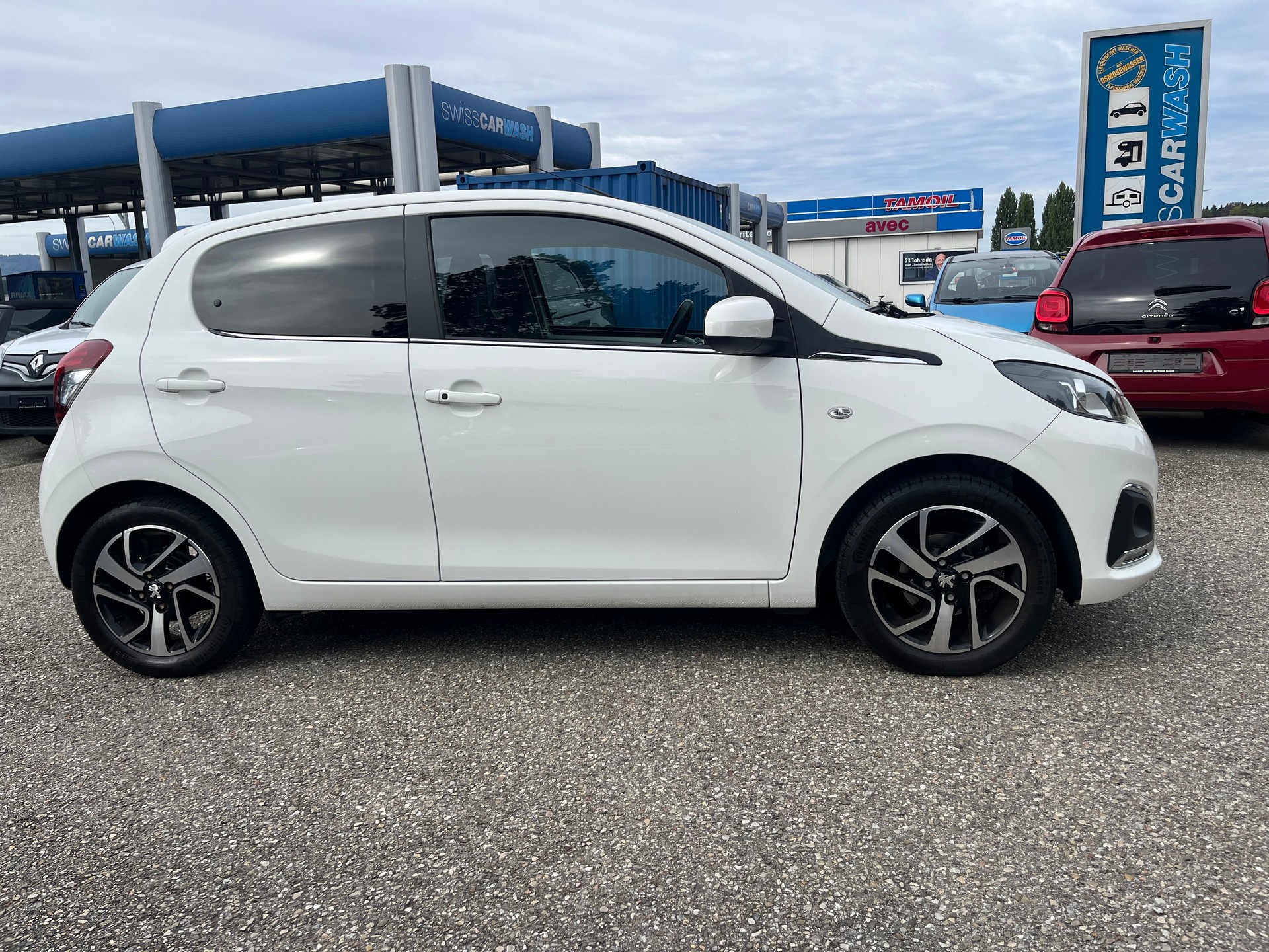 PEUGEOT 108 1.2 VTi Allure-image-3