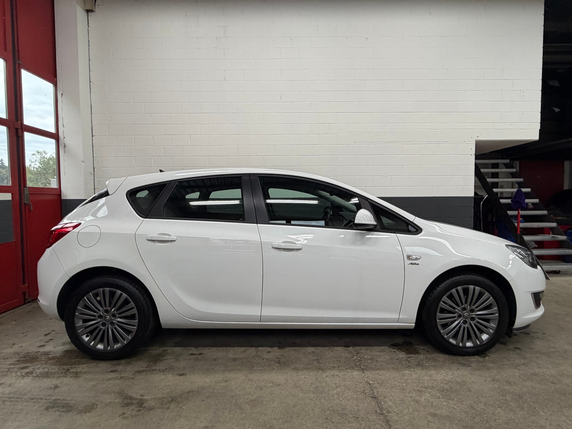 OPEL Astra 1.4i 16V Turbo Active Edition //NEU AB MFK!-image-4