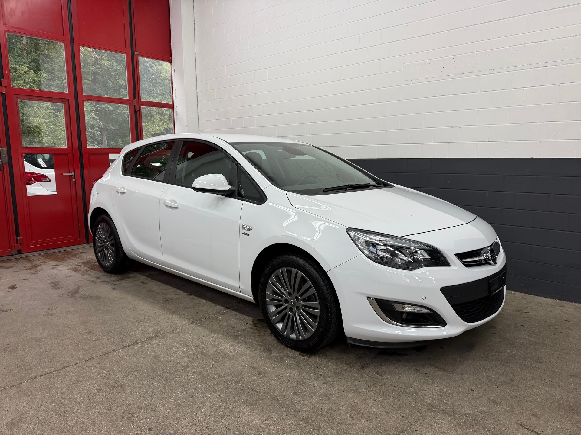 OPEL Astra 1.4i 16V Turbo Active Edition //NEU AB MFK!-image-0