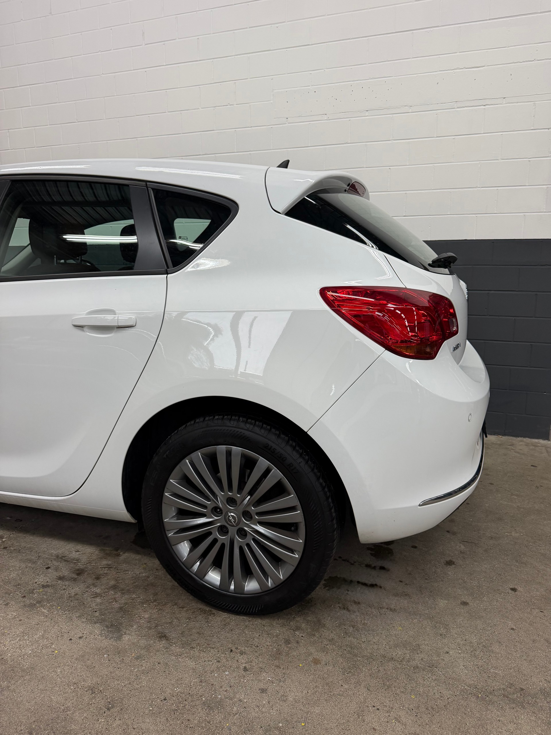 OPEL Astra 1.4i 16V Turbo Active Edition //NEU AB MFK!-image-5