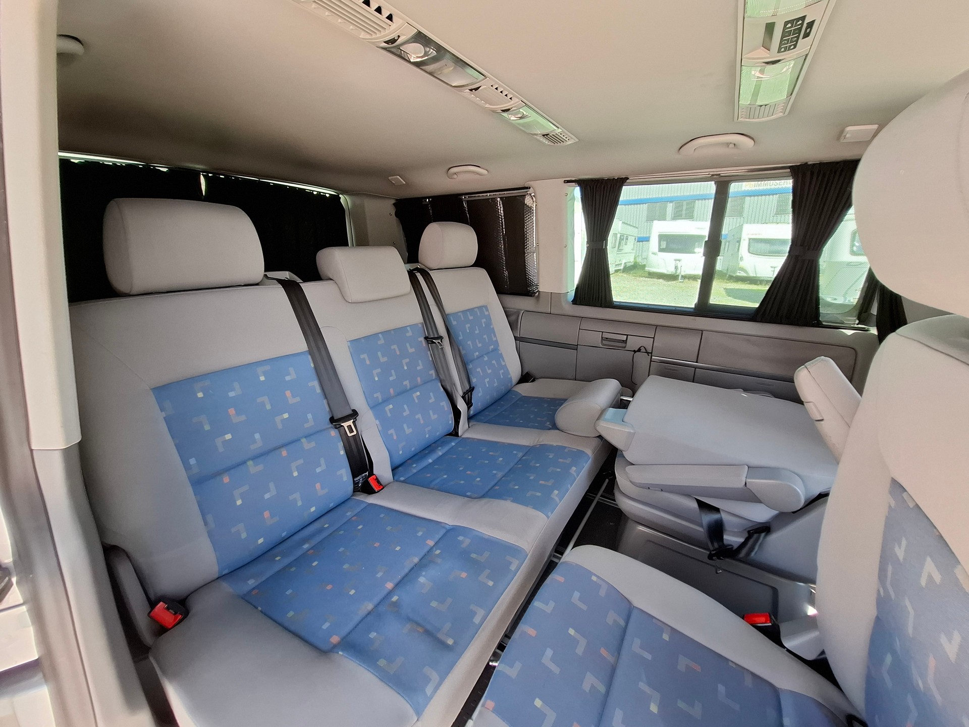 VW T5 Multivan Family 2.5 TDI-image-12
