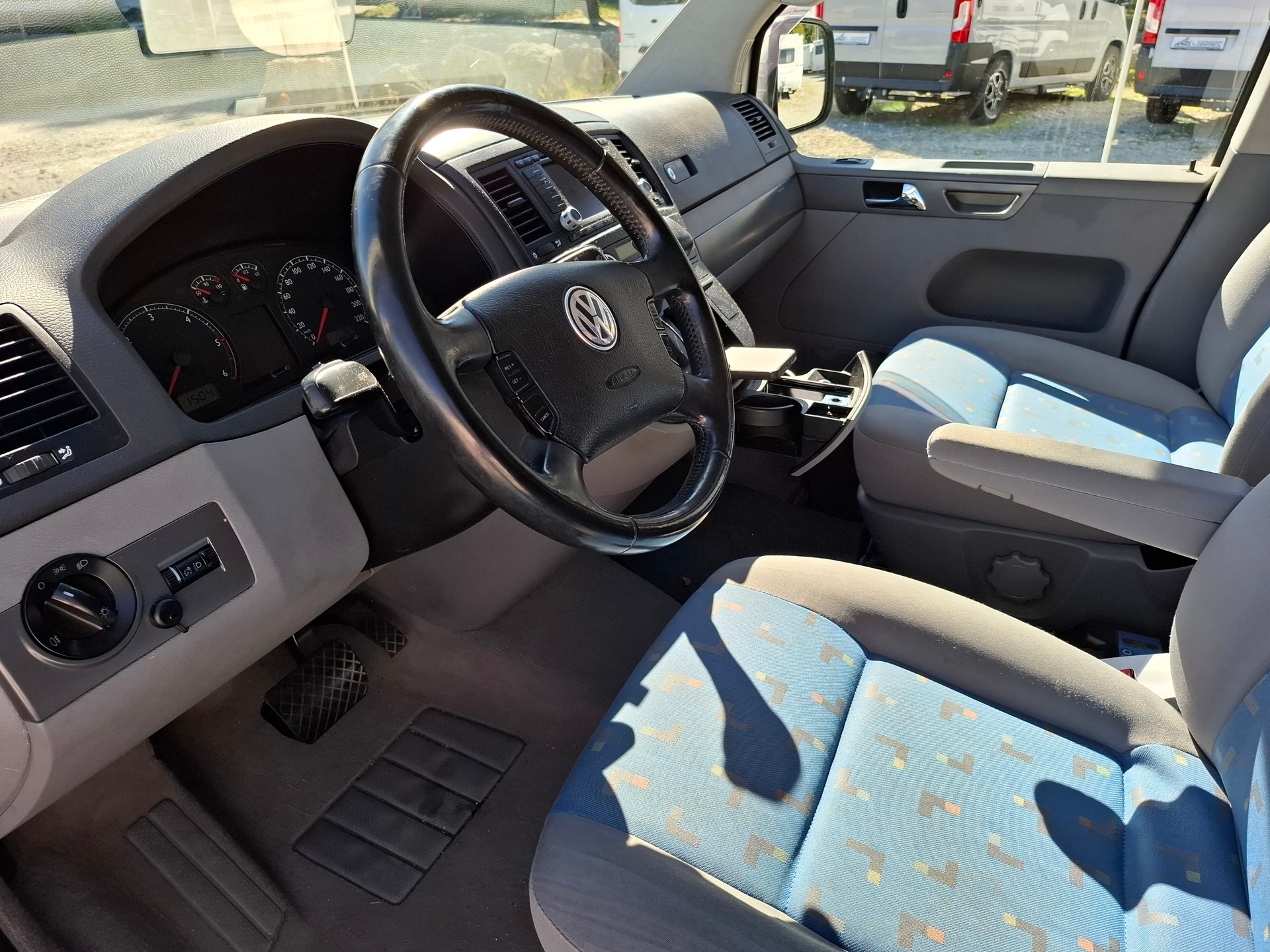VW T5 Multivan Family 2.5 TDI-image-8