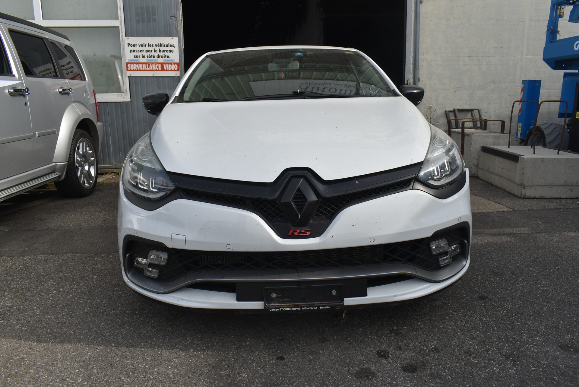 RENAULT Clio 1.6 T RS 220 Trophy EDC-image-4