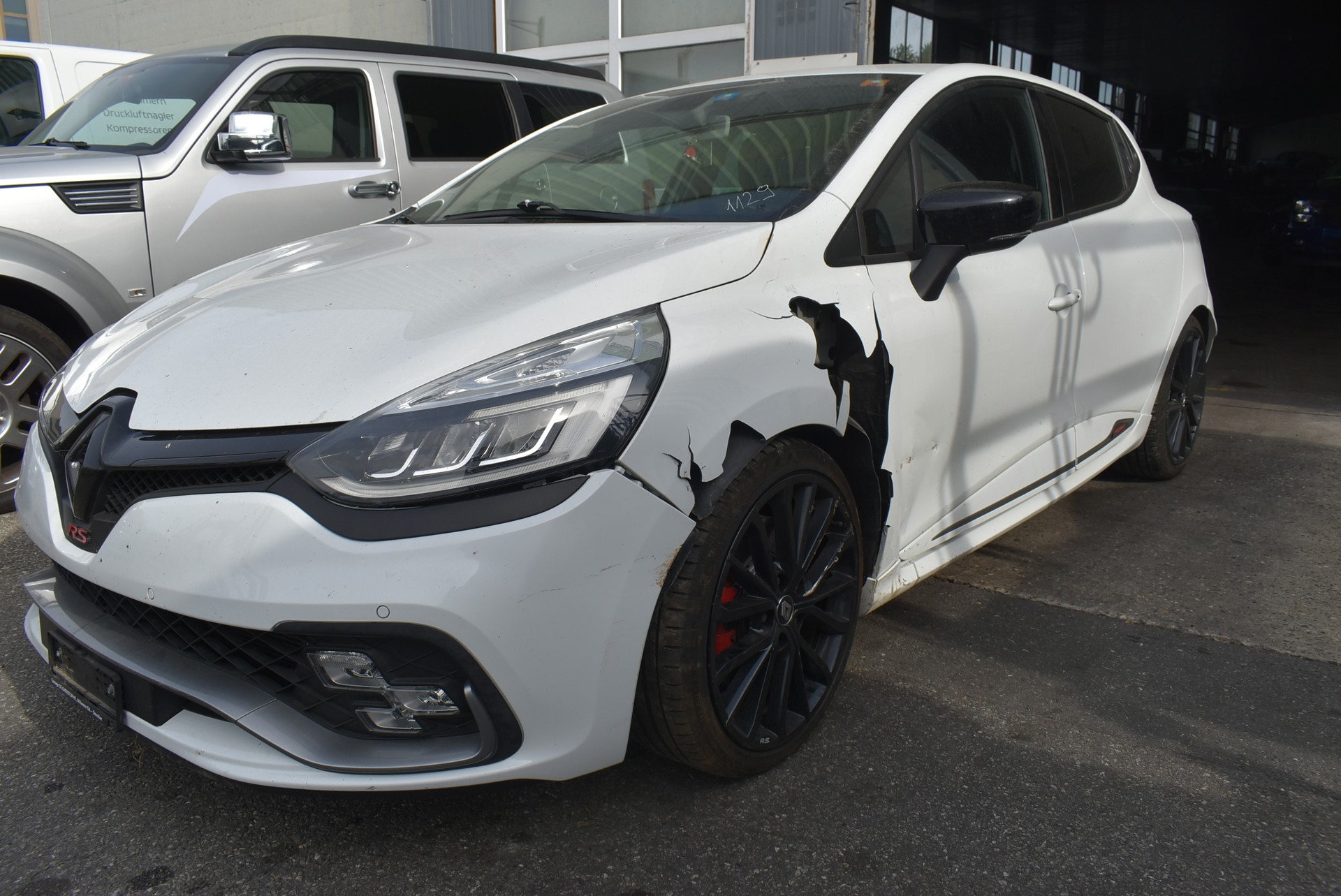 RENAULT Clio 1.6 T RS 220 Trophy EDC-image-2