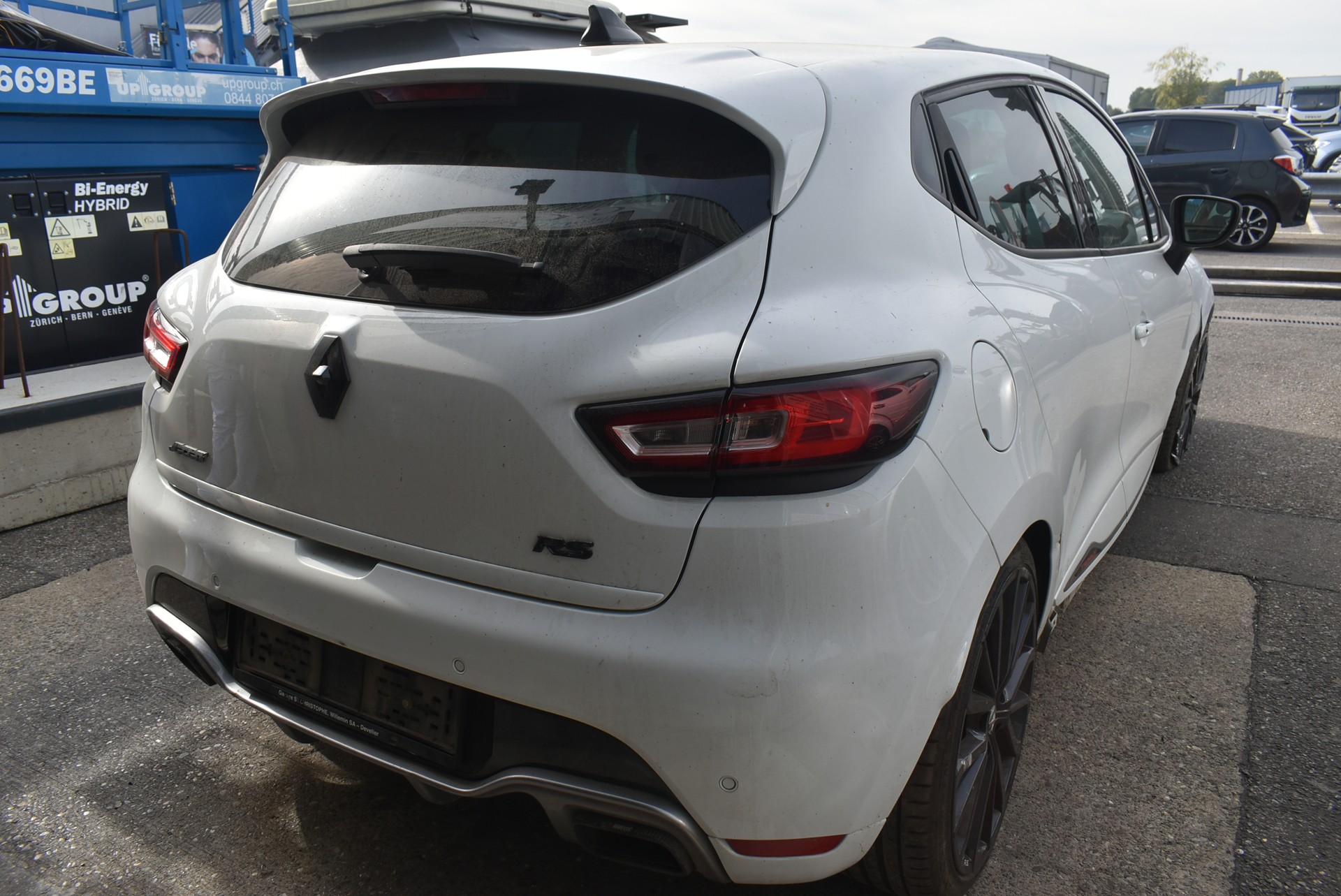 RENAULT Clio 1.6 T RS 220 Trophy EDC-image-11
