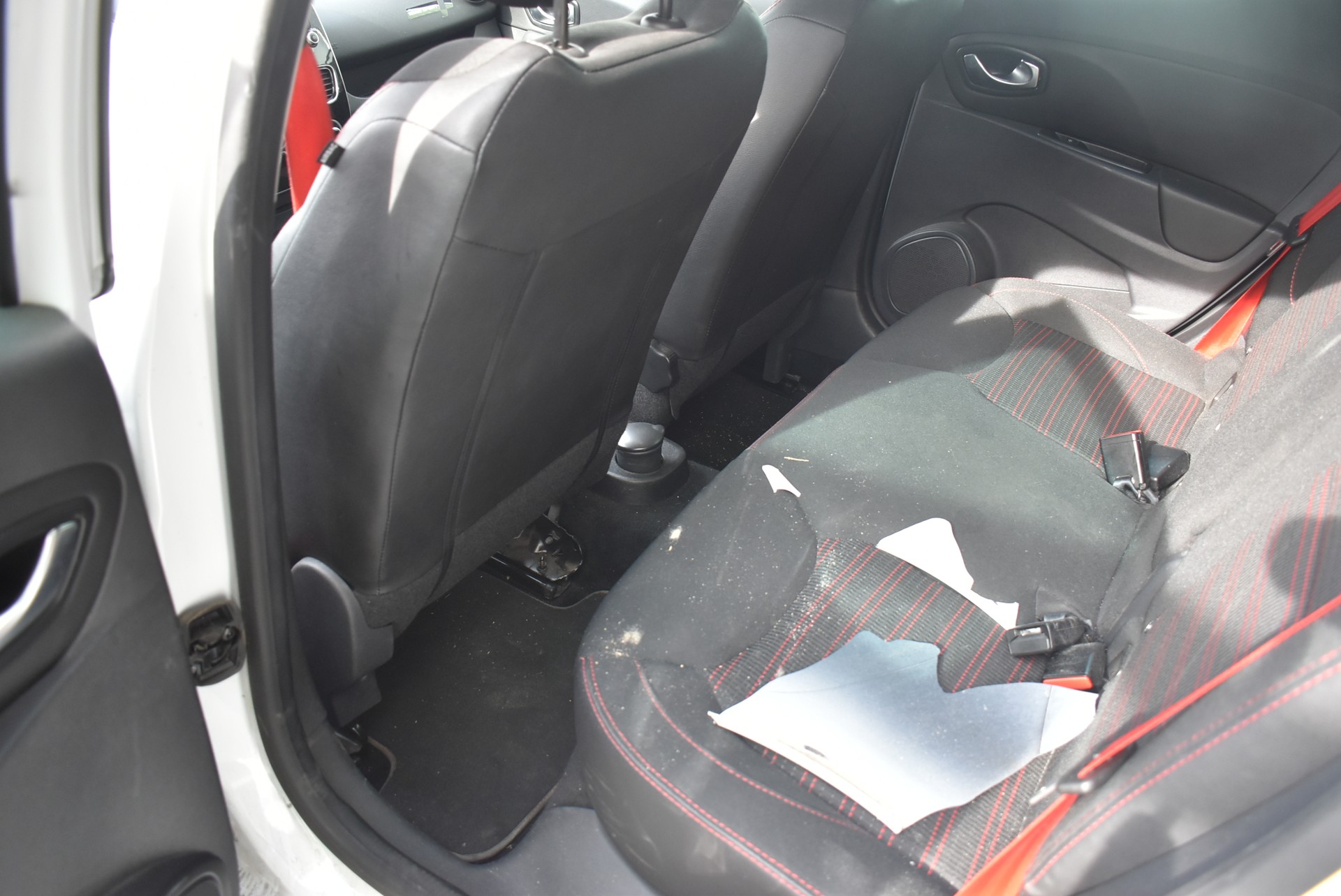 RENAULT Clio 1.6 T RS 220 Trophy EDC-image-7