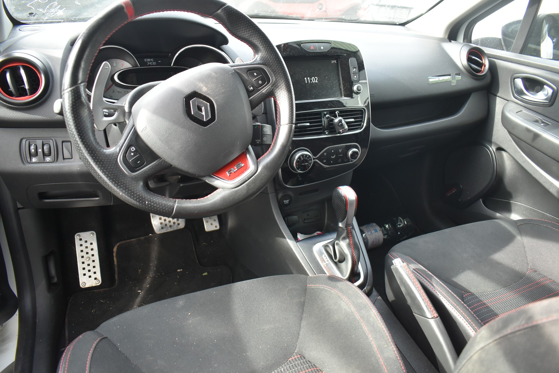 RENAULT Clio 1.6 T RS 220 Trophy EDC-image-8