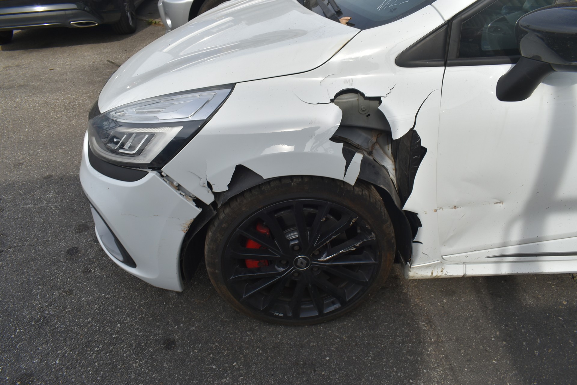 RENAULT Clio 1.6 T RS 220 Trophy EDC-image-5