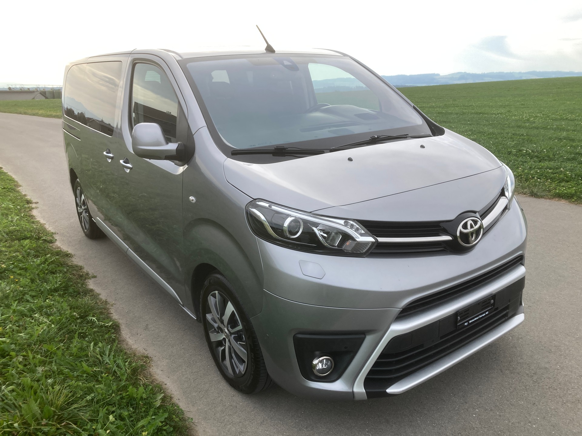 TOYOTA Proace Verso 2.0 D-4D 4x4 Trend Medium-image-1