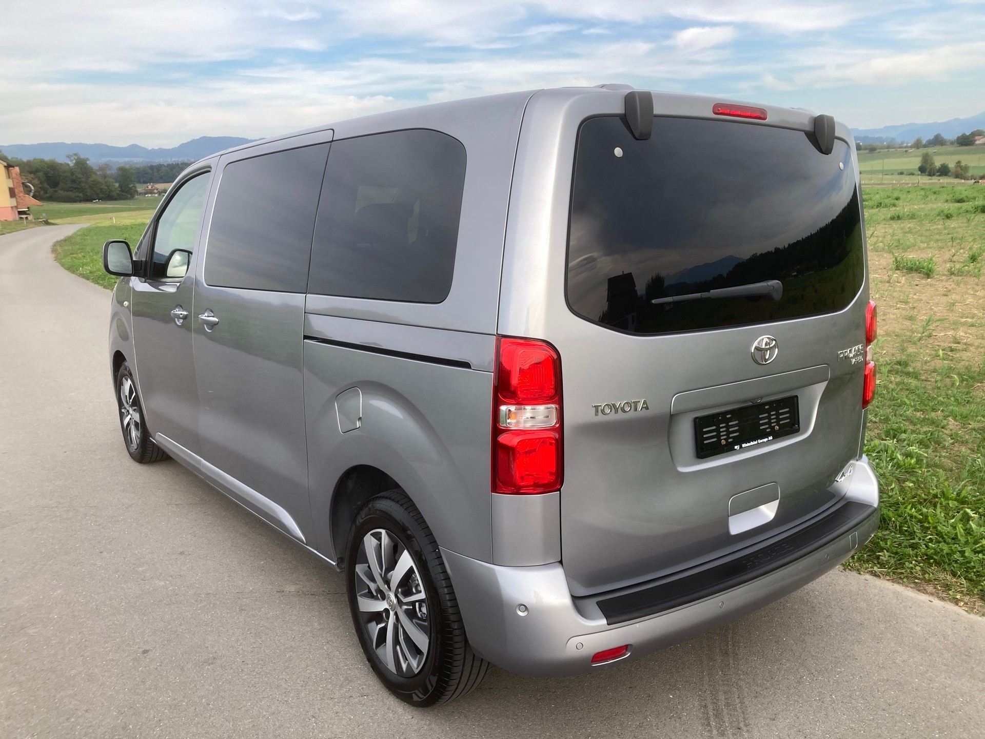 TOYOTA Proace Verso 2.0 D-4D 4x4 Trend Medium-image-3
