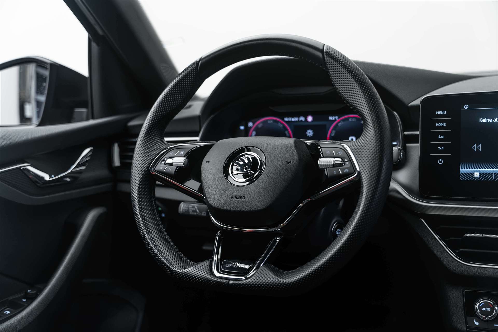 SKODA SKODA Kamiq 1.5 TSI ACT Monte Carlo DSG-image-9