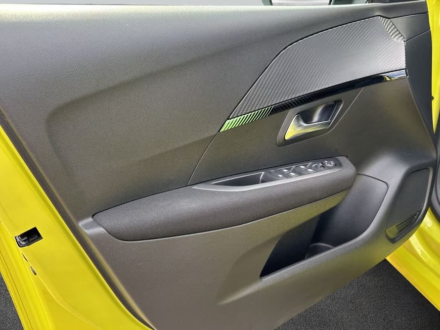 PEUGEOT 208 1.2 PureTech Active-image-12
