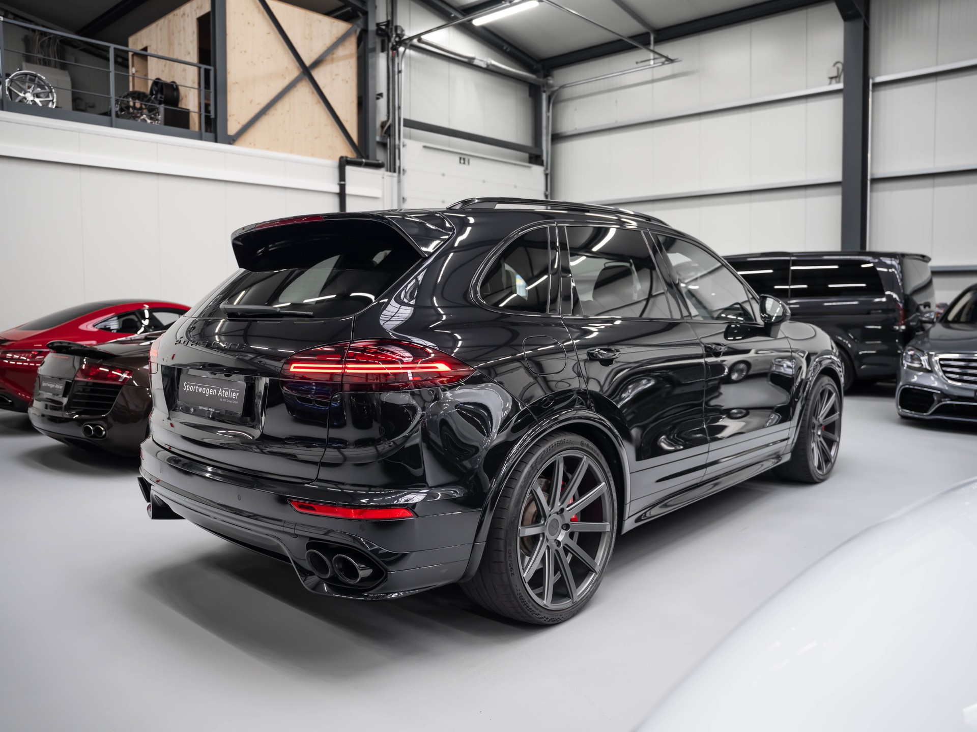 PORSCHE Cayenne Turbo-image-3