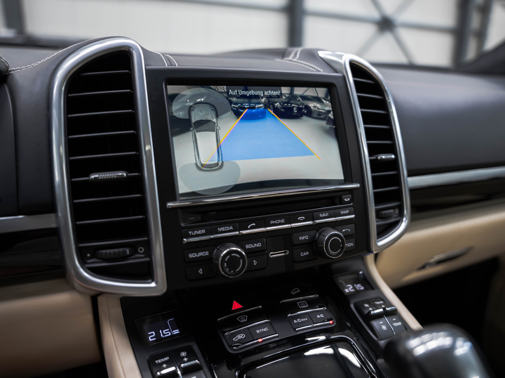 PORSCHE Cayenne Turbo-image-26