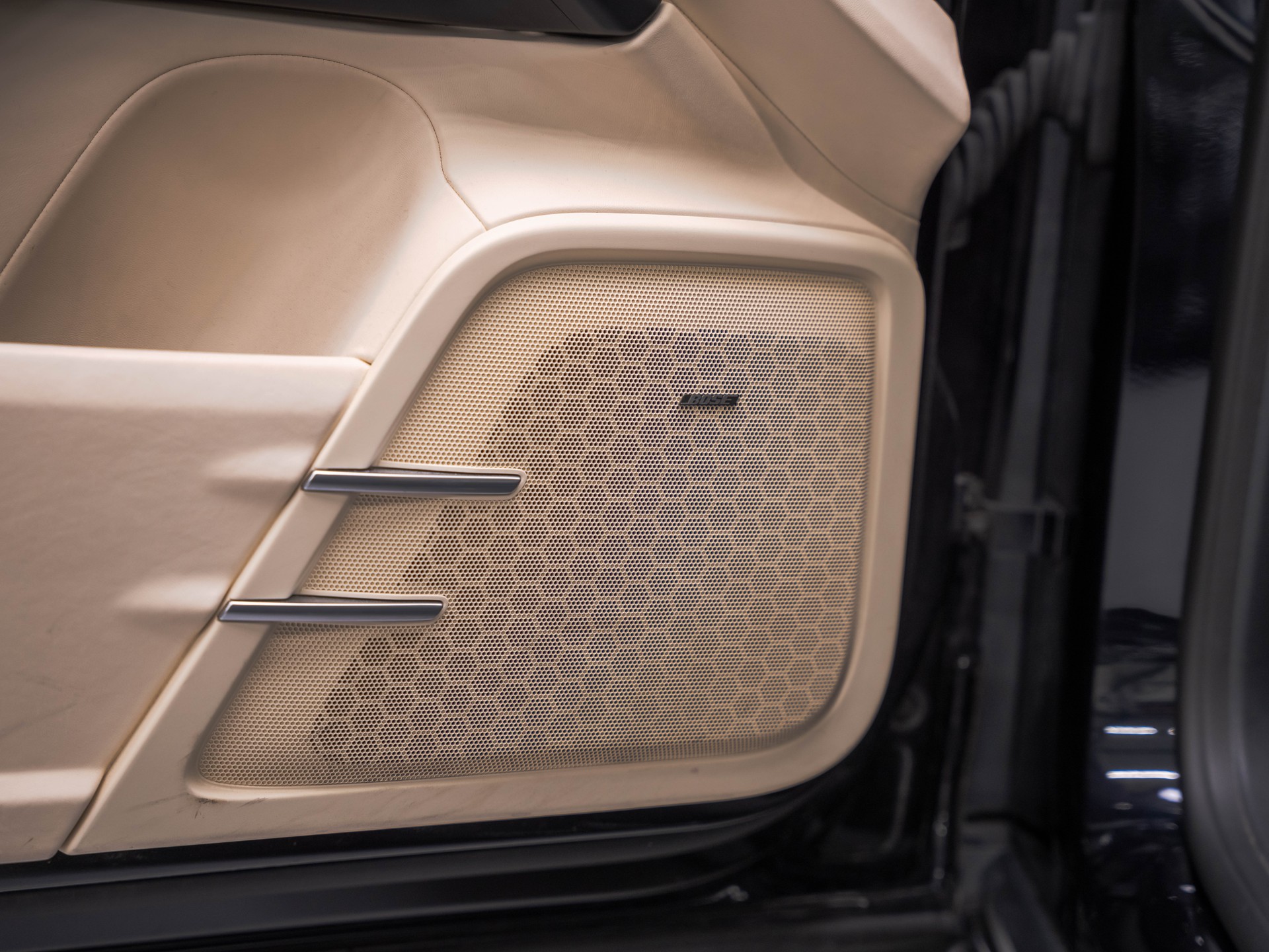 PORSCHE Cayenne Turbo-image-19