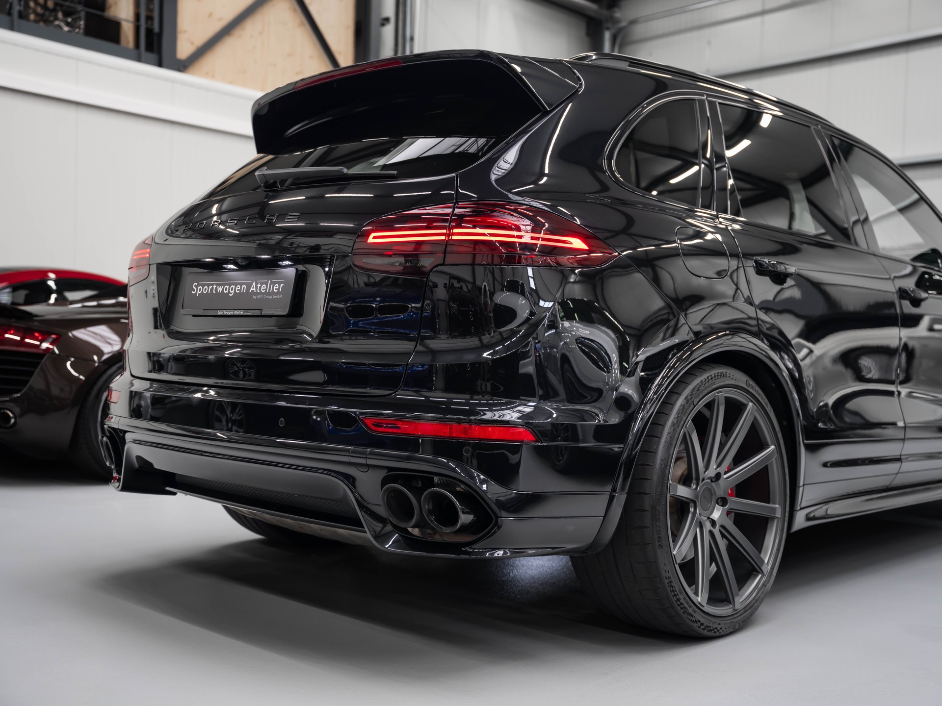 PORSCHE Cayenne Turbo-image-16