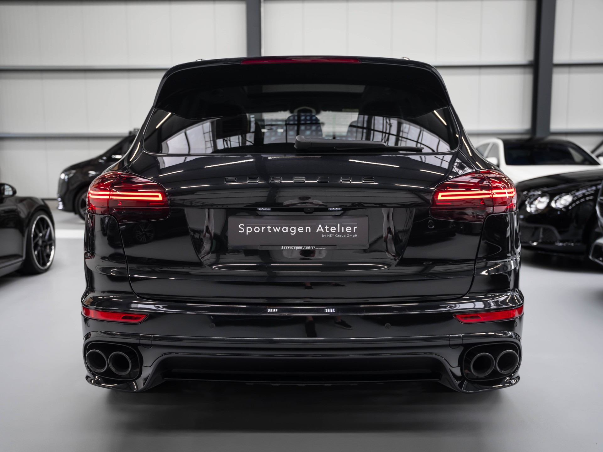 PORSCHE Cayenne Turbo-image-2