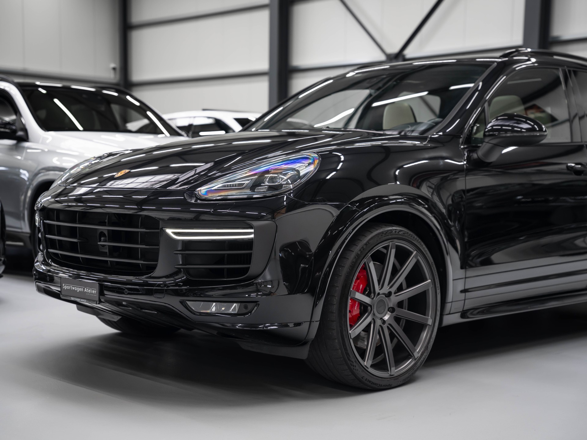 PORSCHE Cayenne Turbo-image-13