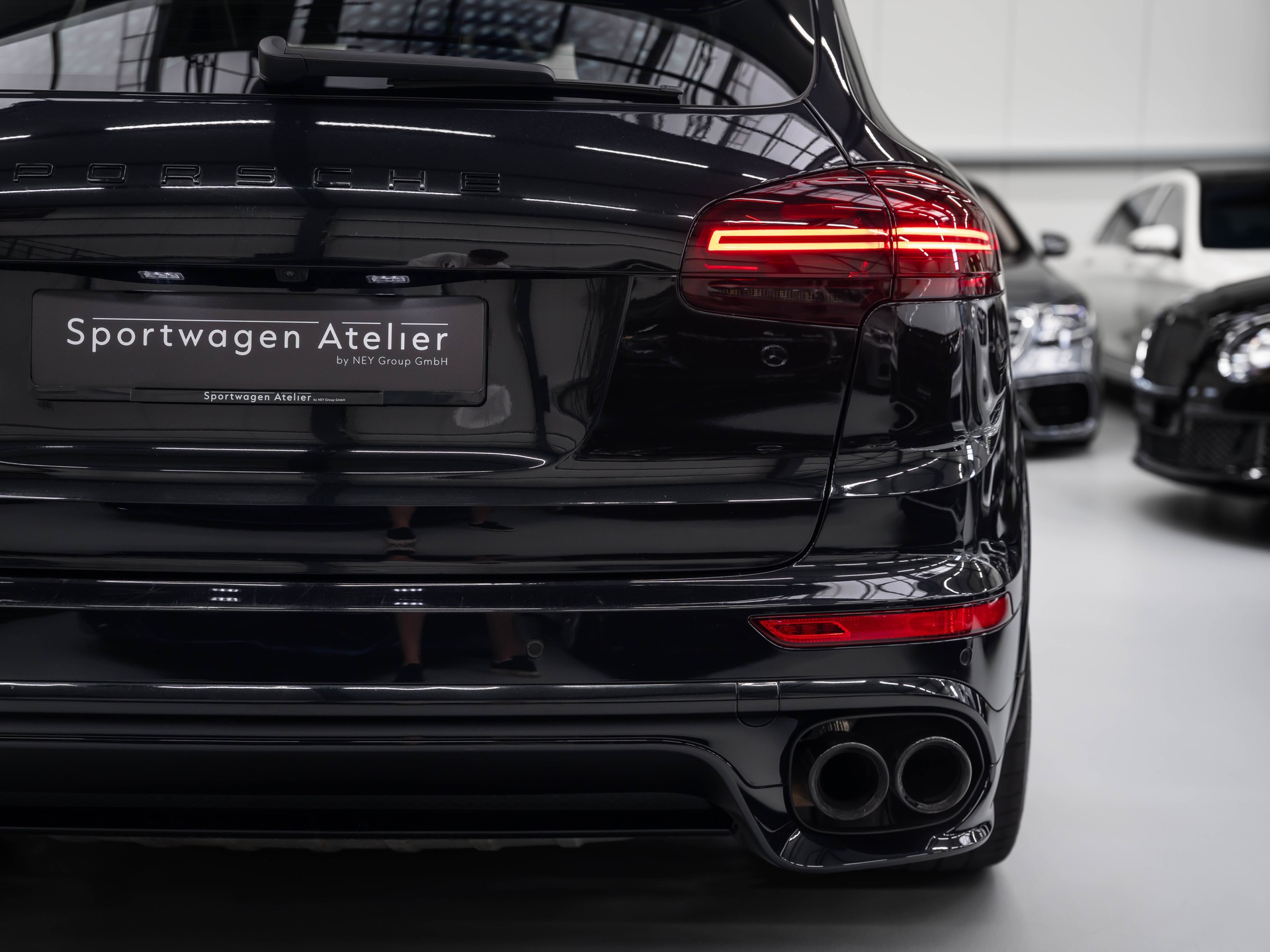 PORSCHE Cayenne Turbo-image-15