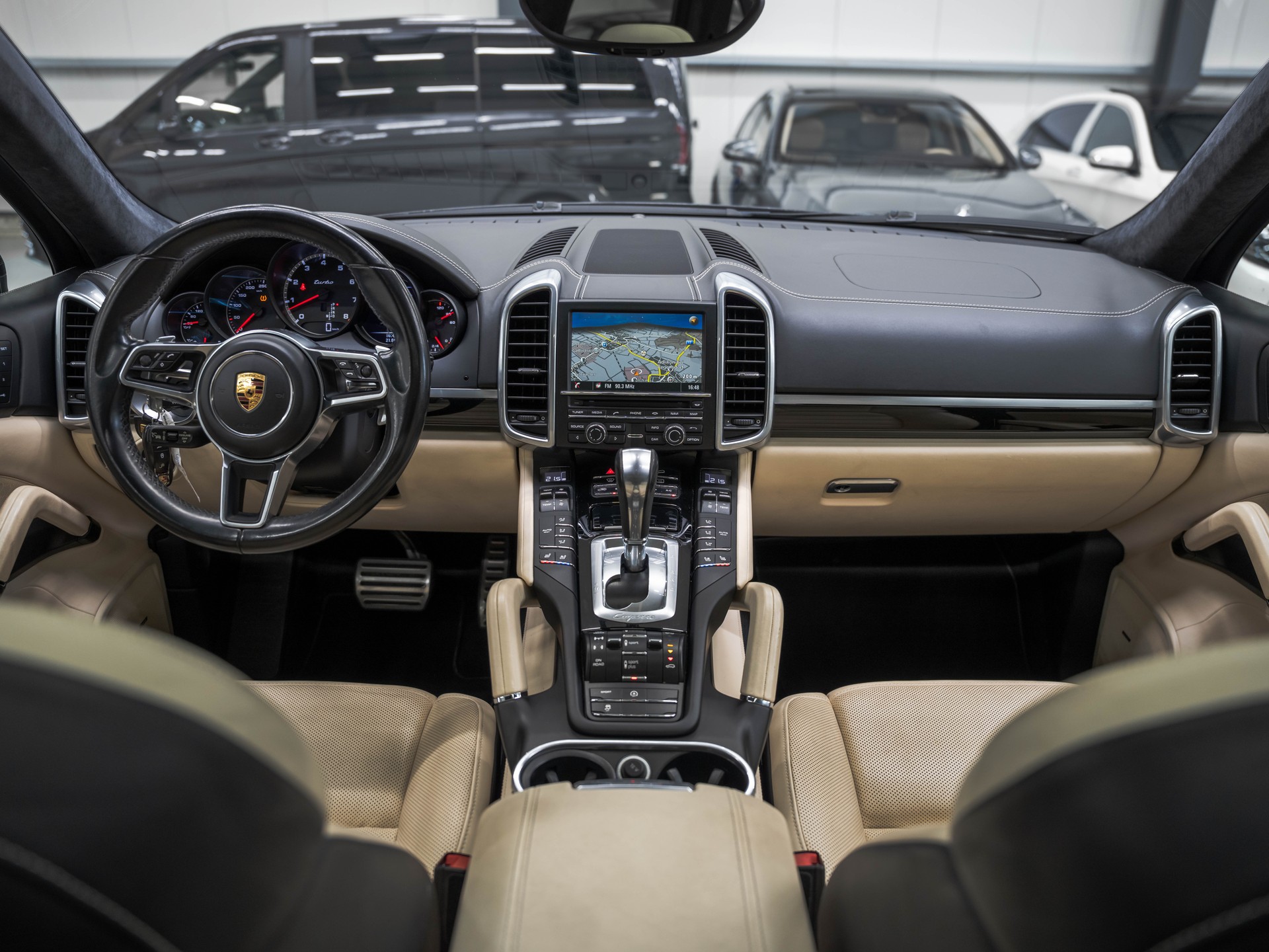 PORSCHE Cayenne Turbo-image-6