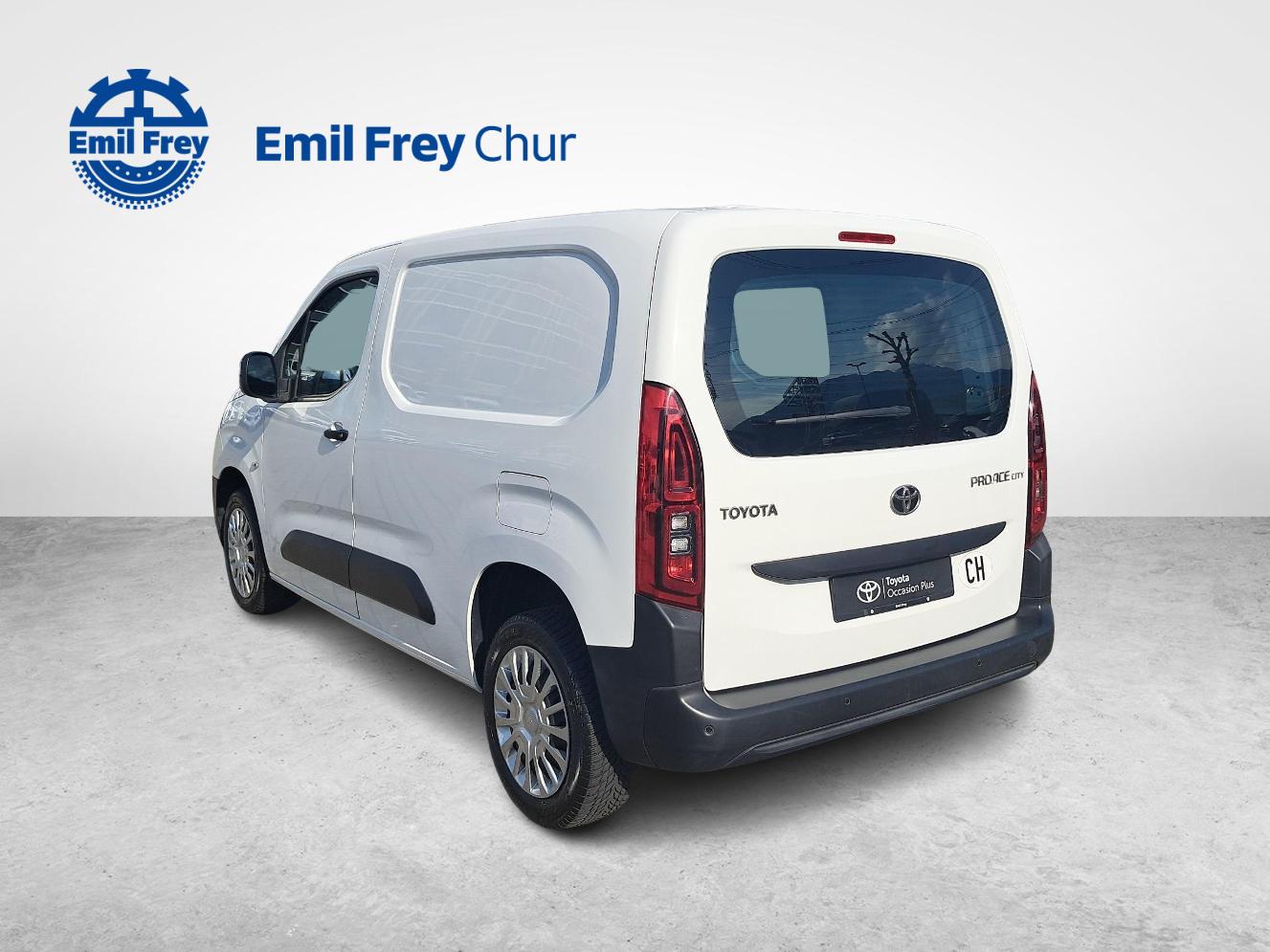 TOYOTA PROACE CITY Van L1 1.2 Active-image-2