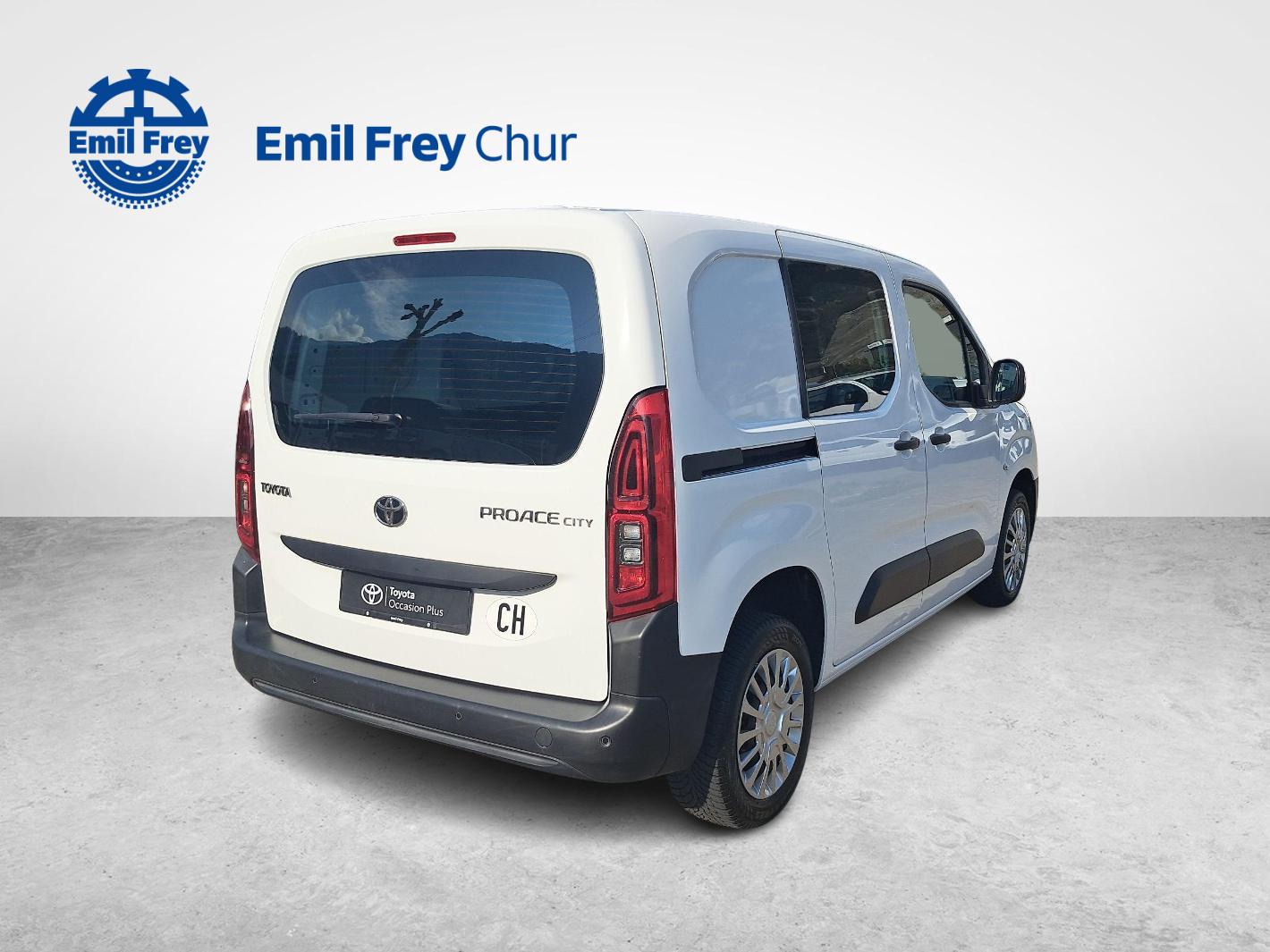 TOYOTA PROACE CITY Van L1 1.2 Active-image-4