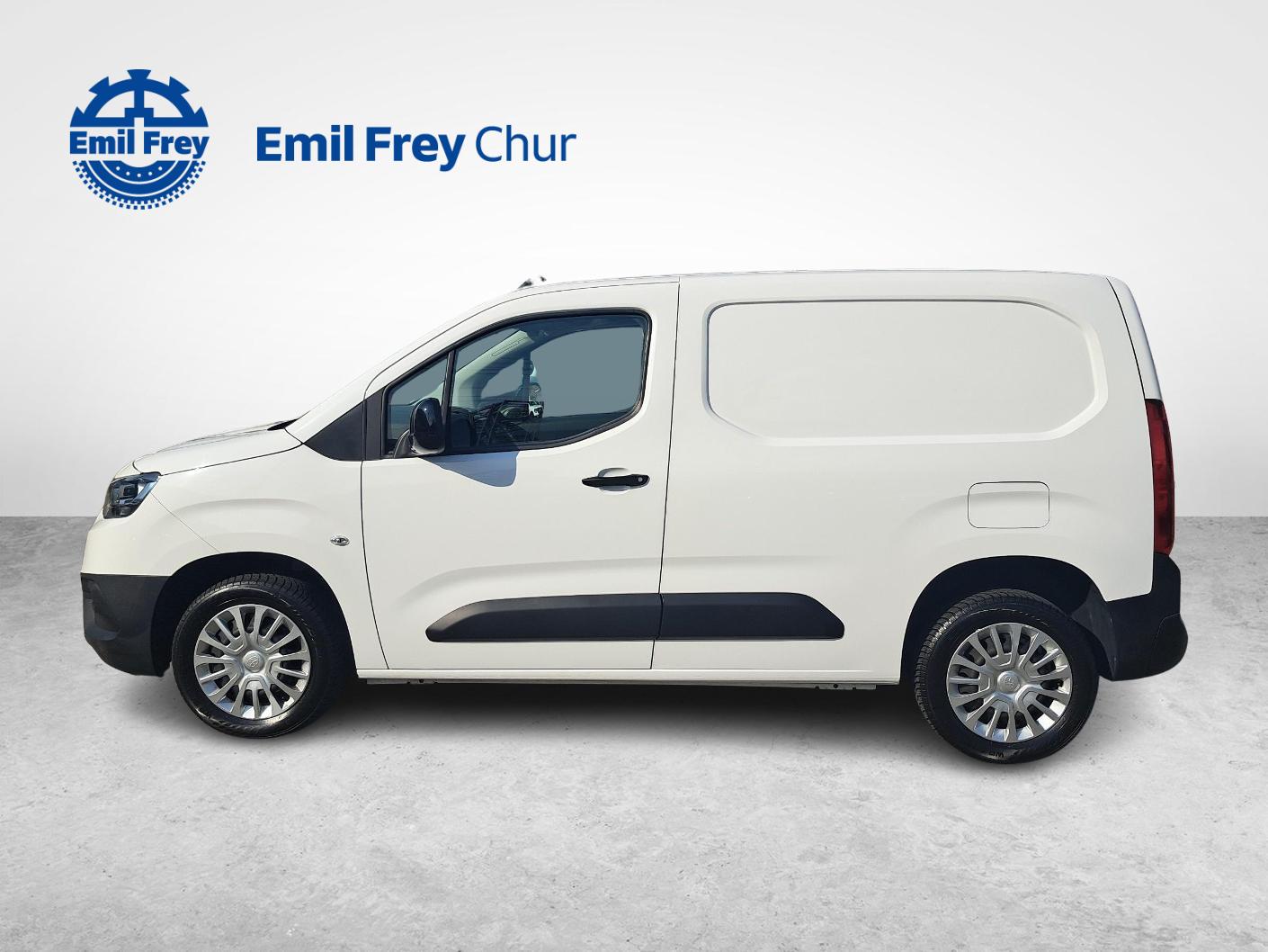 TOYOTA PROACE CITY Van L1 1.2 Active-image-1