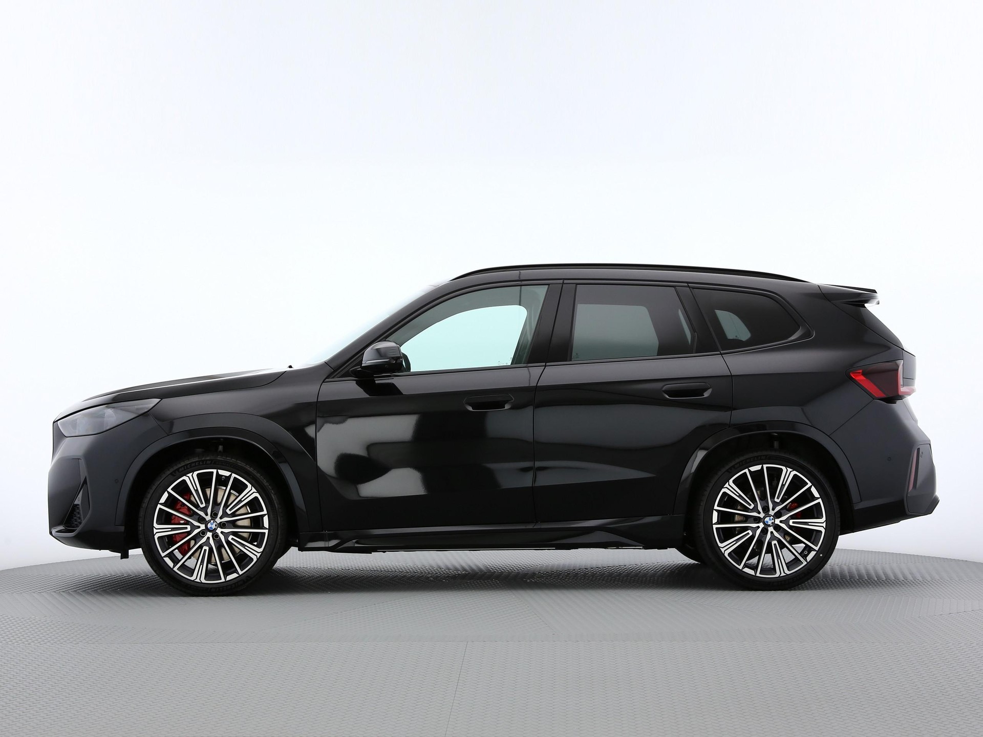 BMW iX1 U11 30 xDrive-image-1