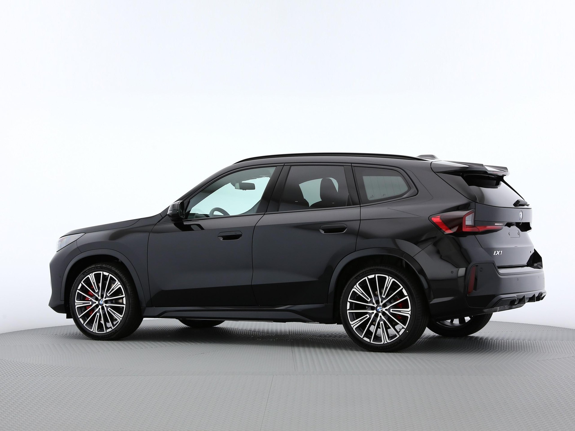 BMW iX1 U11 30 xDrive-image-11