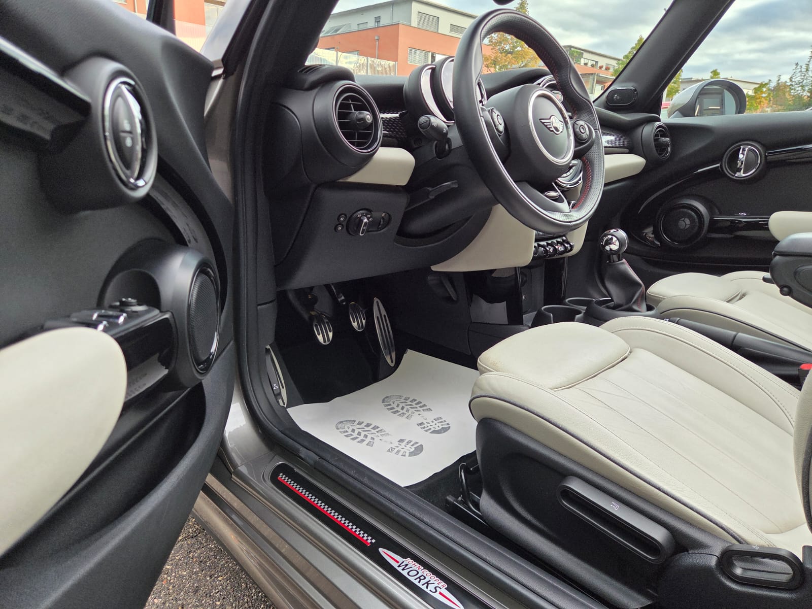 MINI Cooper S Cabriolet DKG John Cooper Works-image-10