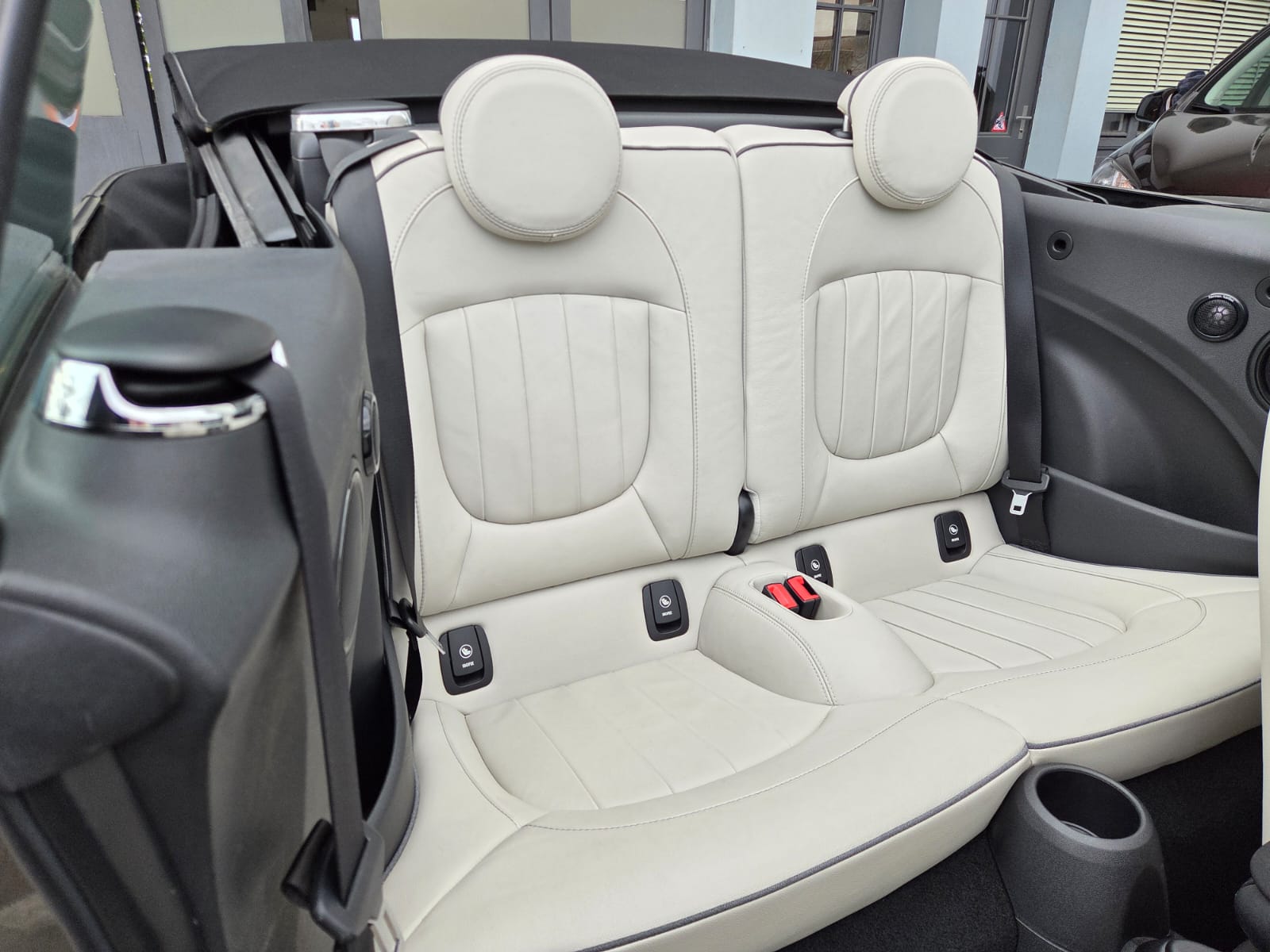 MINI Cooper S Cabriolet DKG John Cooper Works-image-15