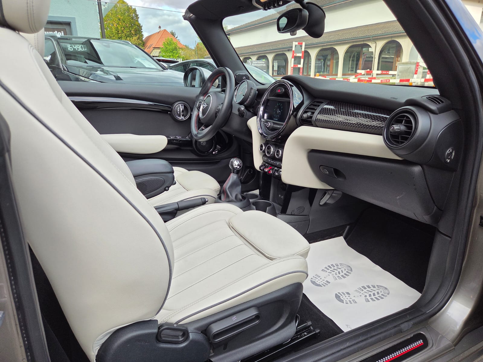 MINI Cooper S Cabriolet DKG John Cooper Works-image-12