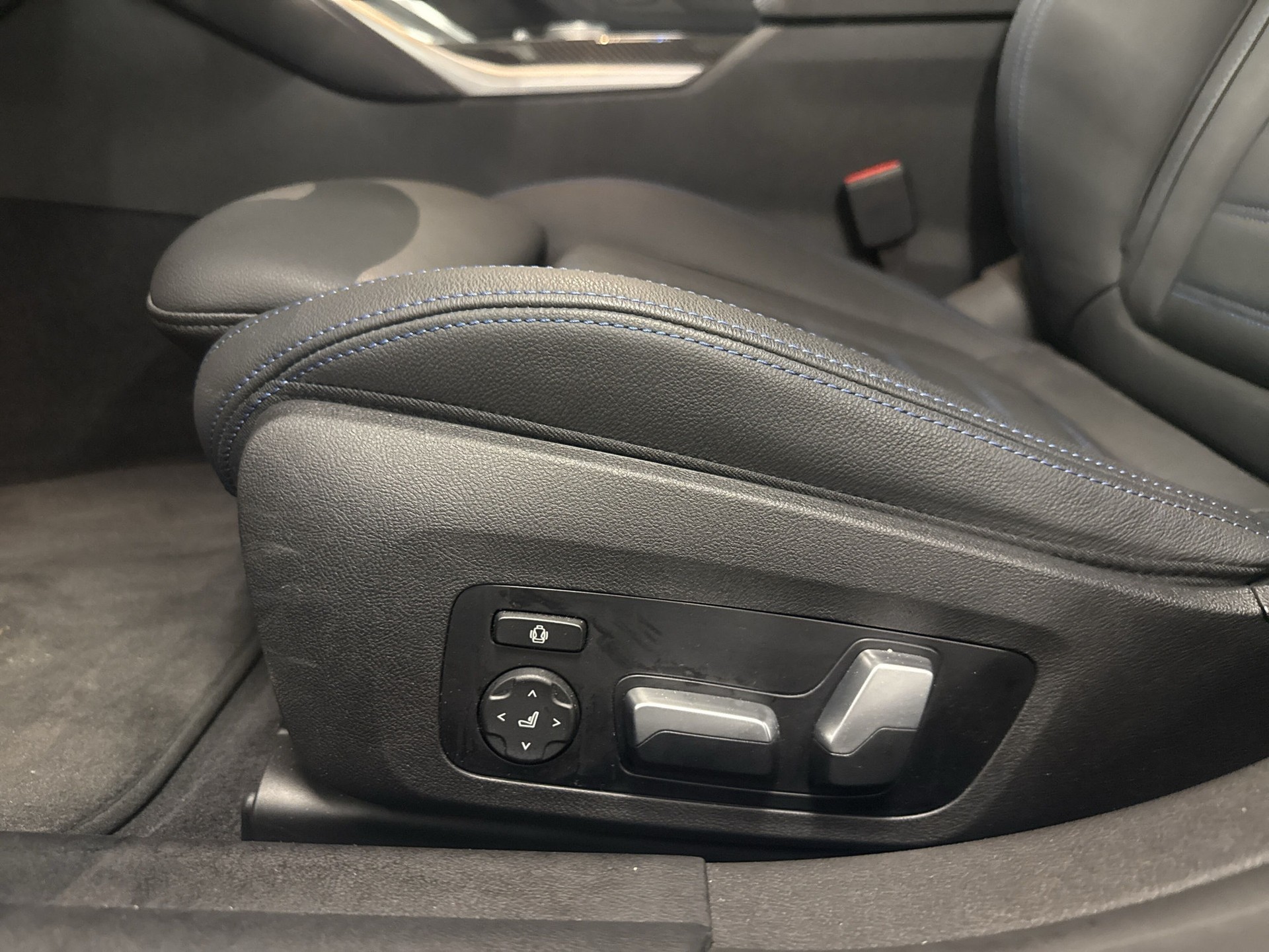 BMW i4 M50-image-18