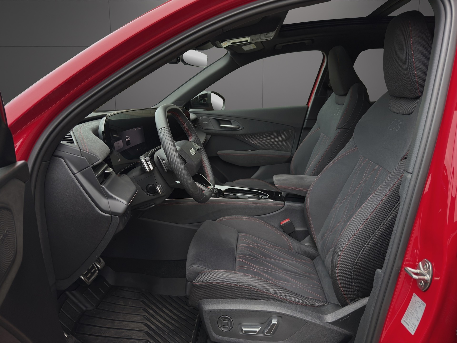 AUDI Q3 SUV 2.0 TFSI S Line quattro S-Tronic-image-5