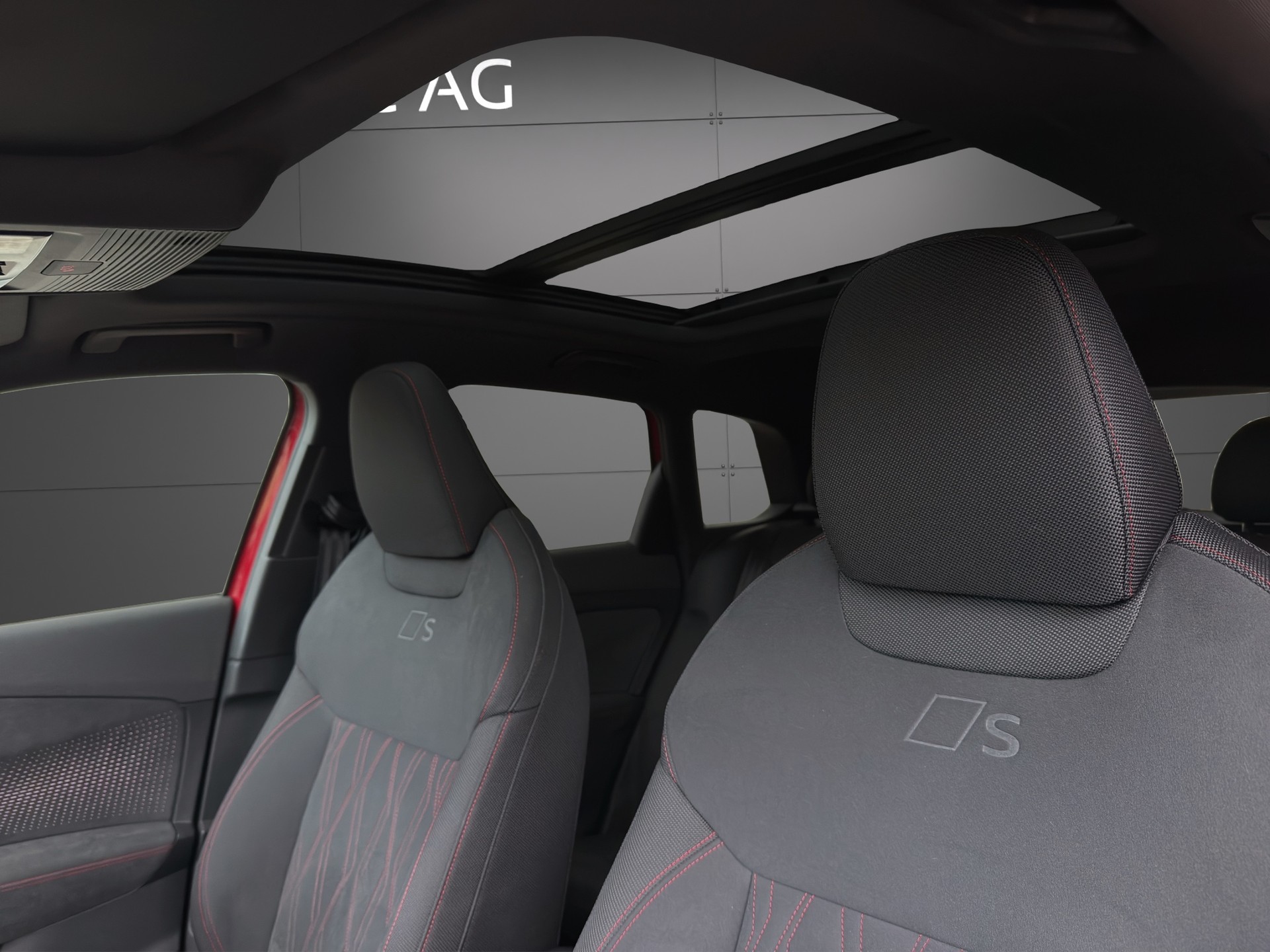 AUDI Q3 SUV 2.0 TFSI S Line quattro S-Tronic-image-7