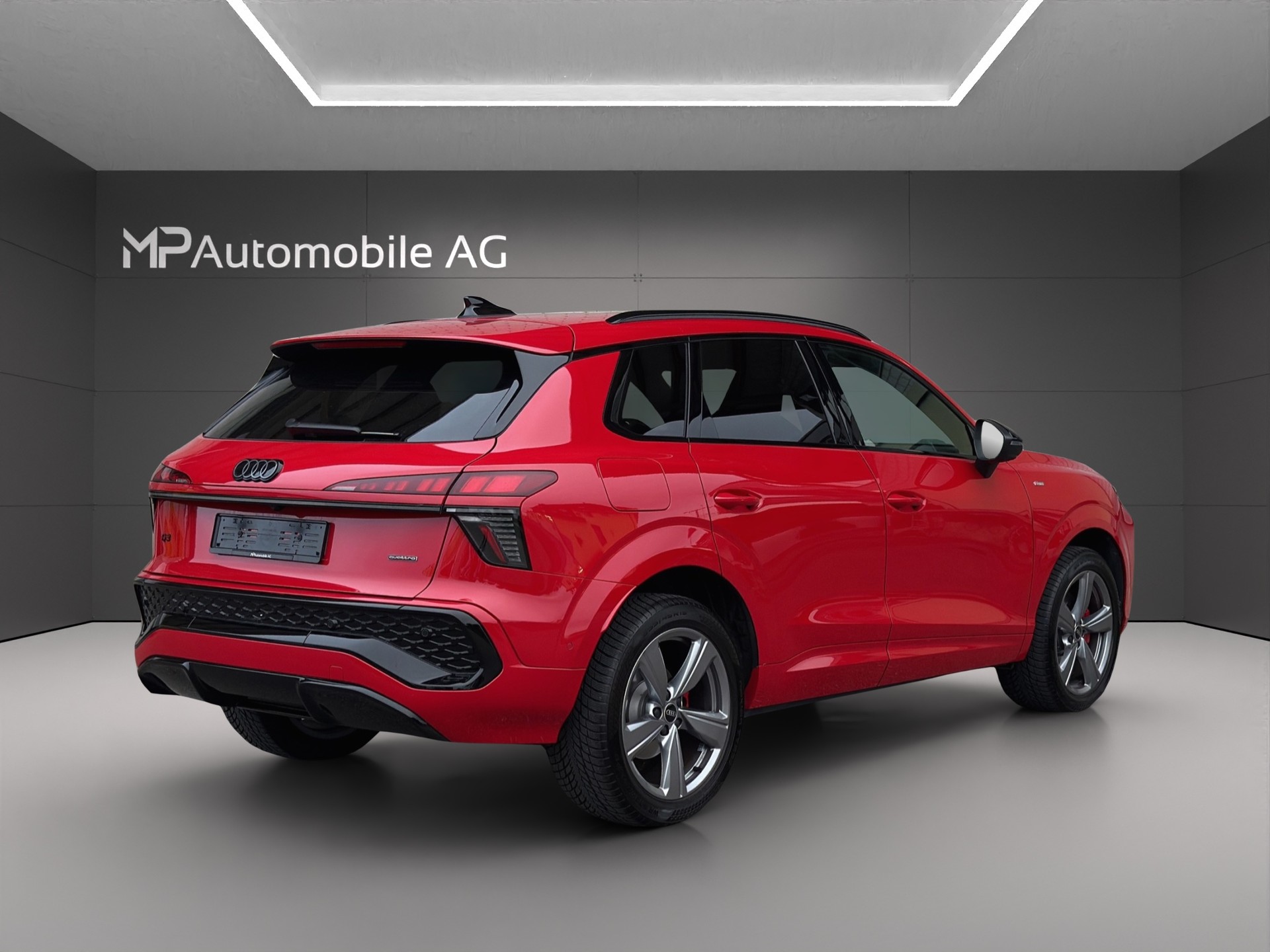 AUDI Q3 SUV 2.0 TFSI S Line quattro S-Tronic-image-2