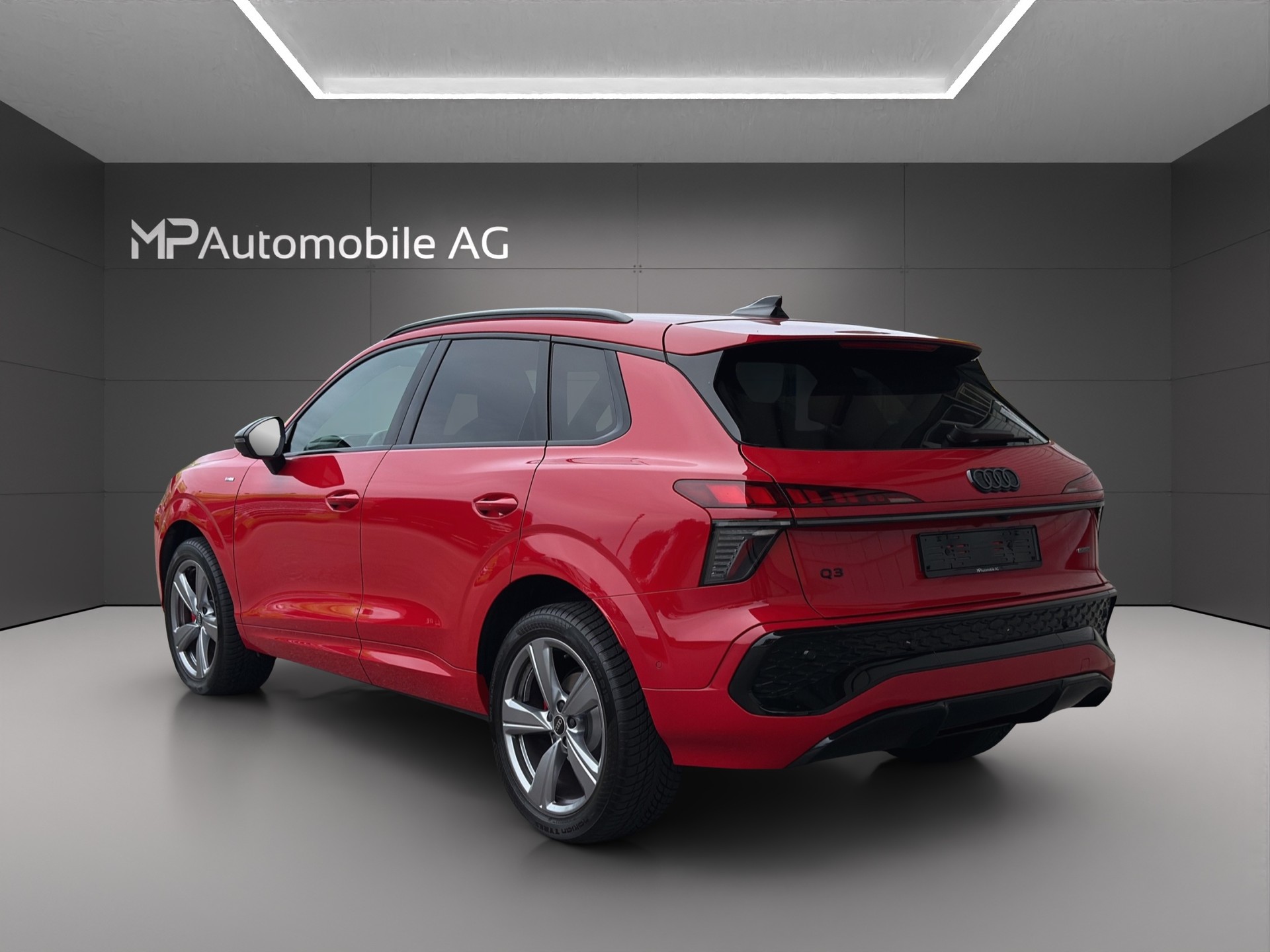 AUDI Q3 SUV 2.0 TFSI S Line quattro S-Tronic-image-4