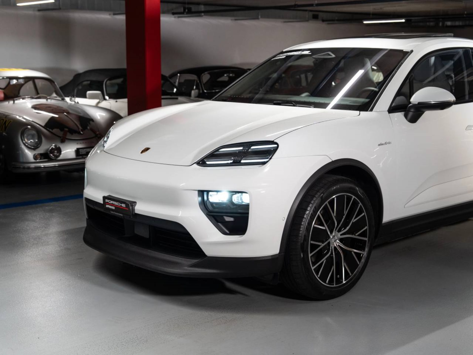 PORSCHE Macan 4-image-10