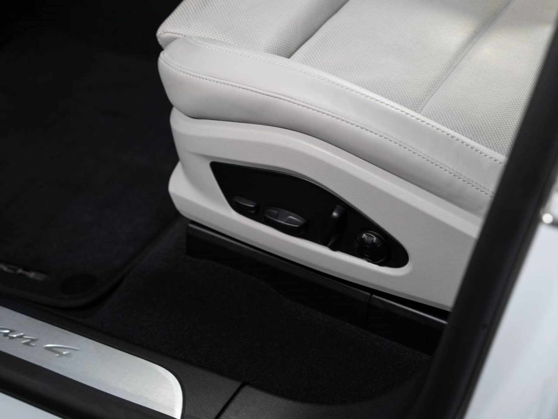 PORSCHE Macan 4-image-20