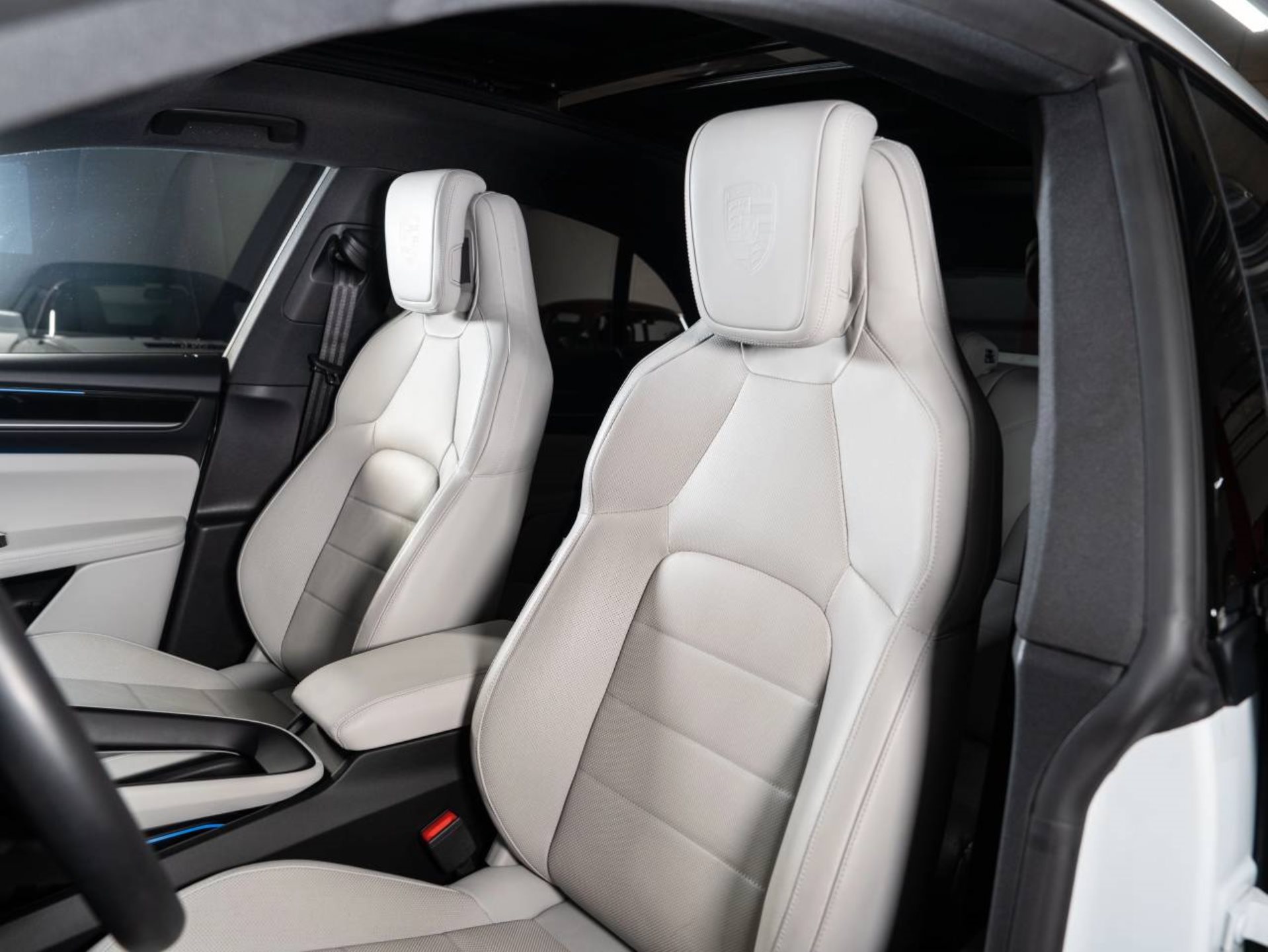 PORSCHE Macan 4-image-4