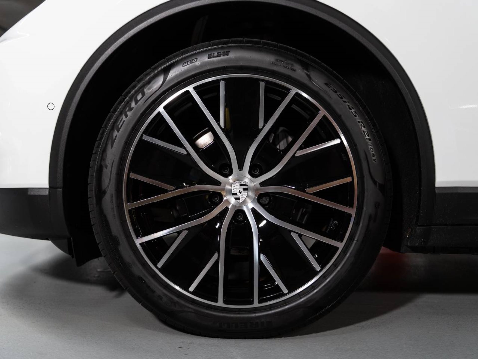 PORSCHE Macan 4-image-25