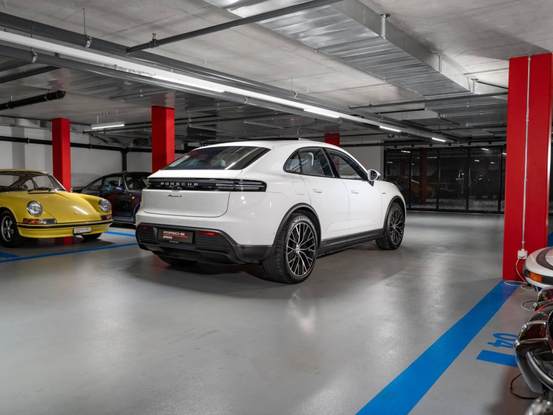 PORSCHE Macan 4-image-6