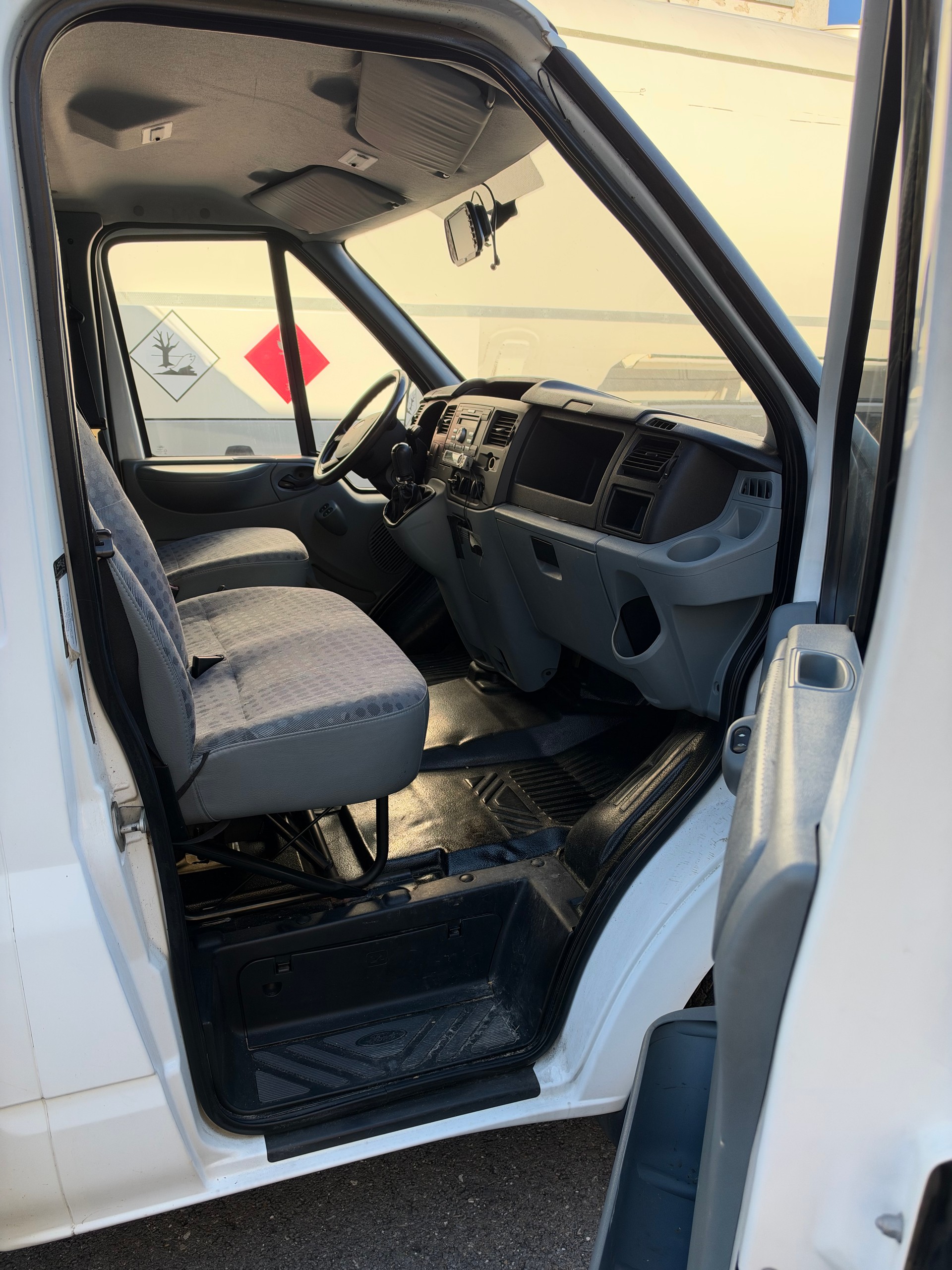 FORD Transit 2.2 TDCi 350 pferdetransport-image-7