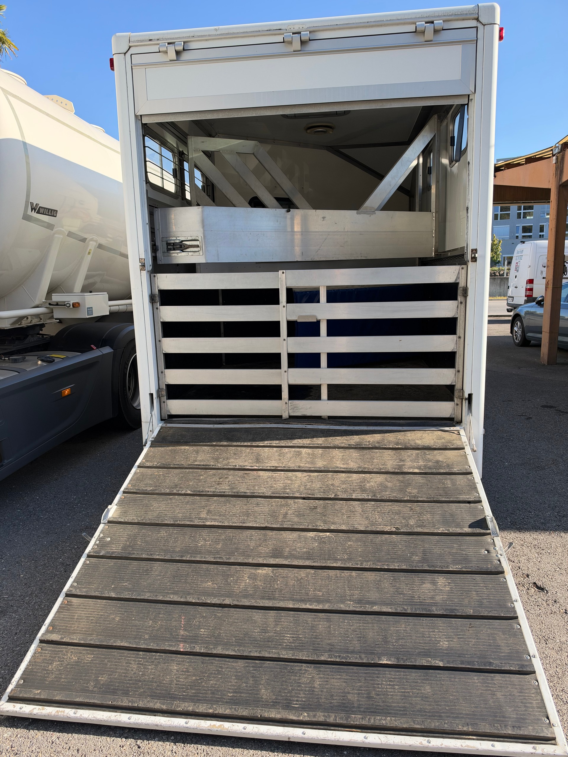 FORD Transit 2.2 TDCi 350 pferdetransport-image-12