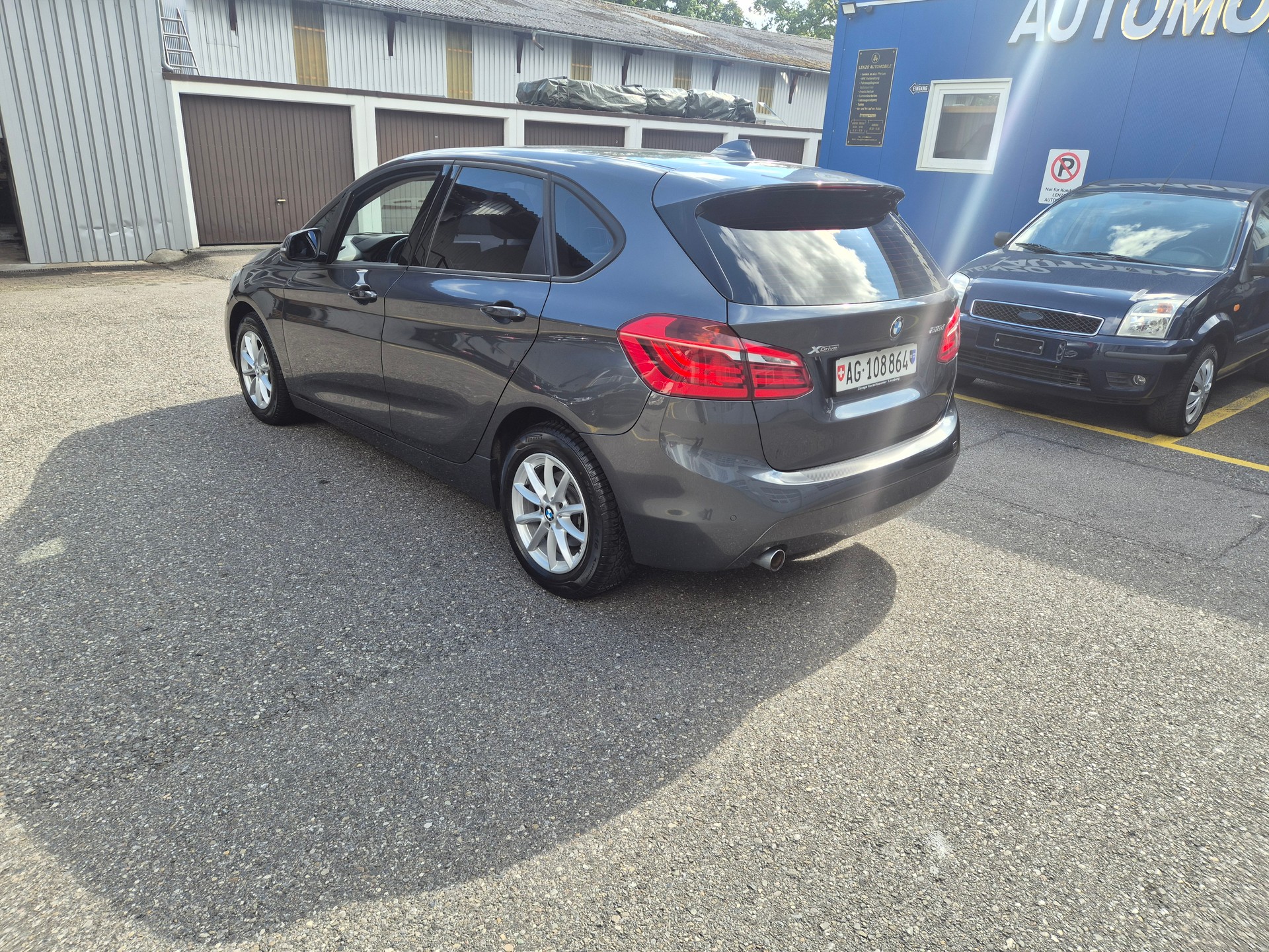 BMW 218d xDrive-image-9