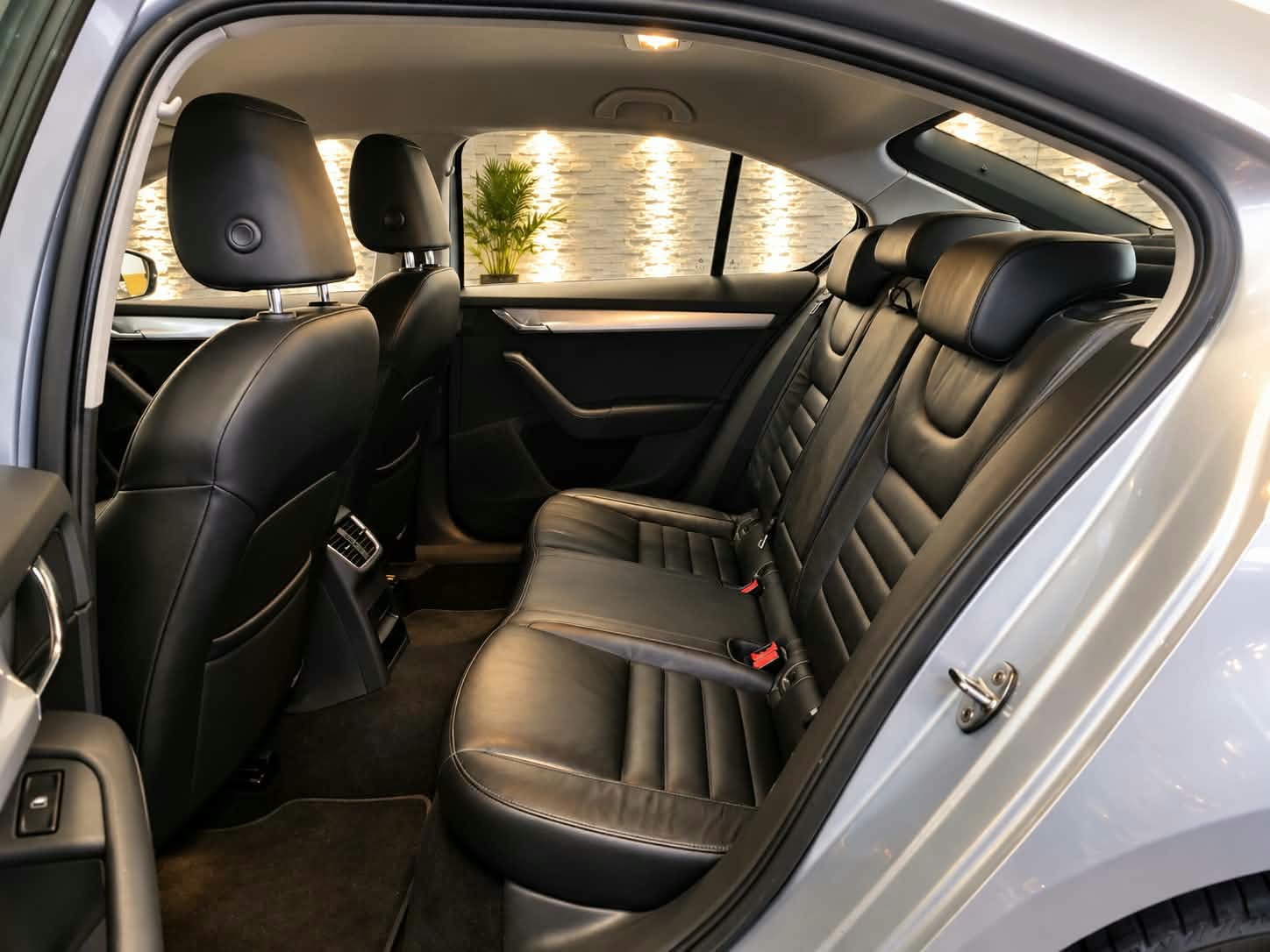 SKODA Octavia 1.8 TSI Elegance DSG-image-19