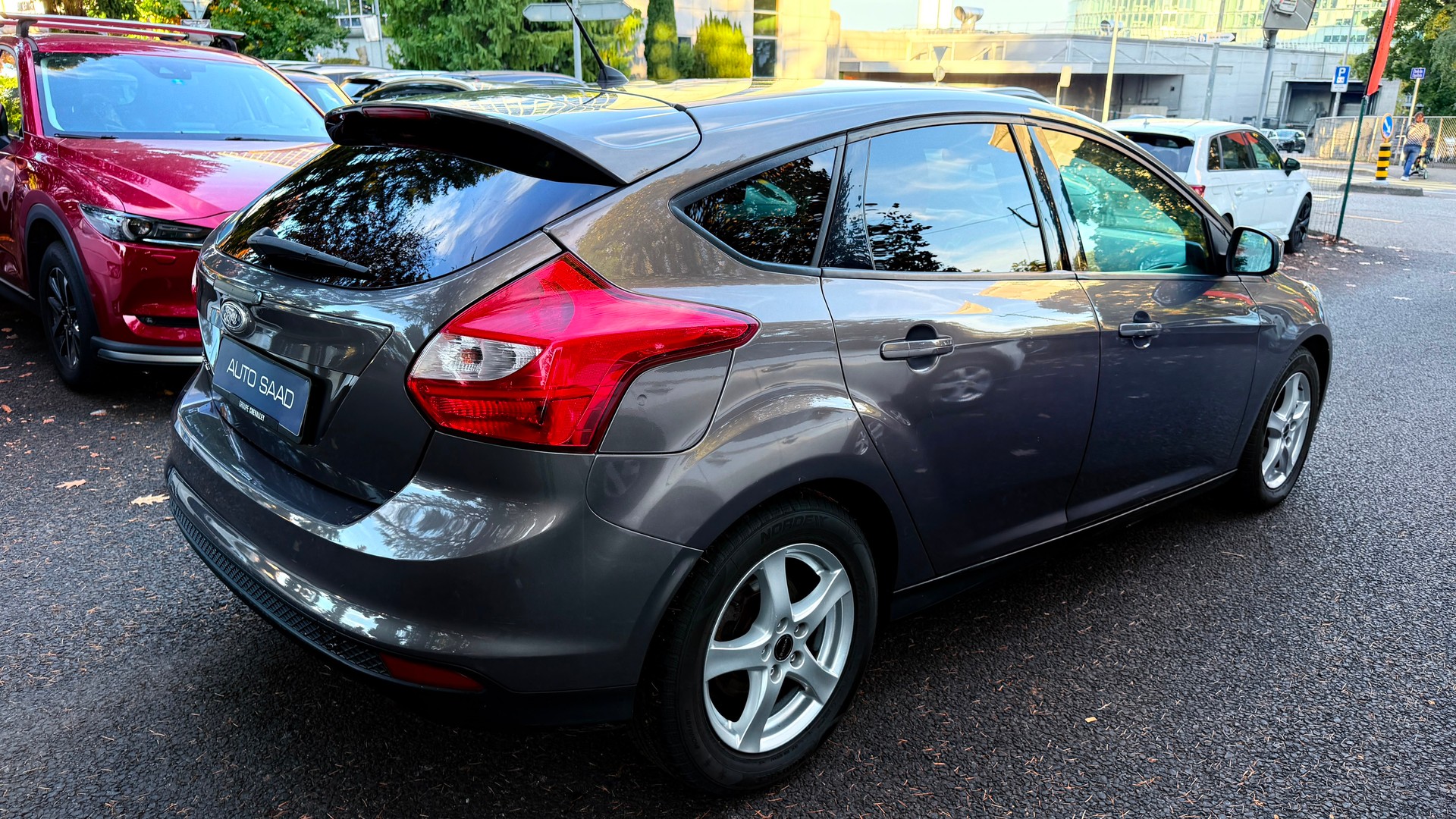 FORD Focus 1.6i VCT Trend PowerShift-image-5