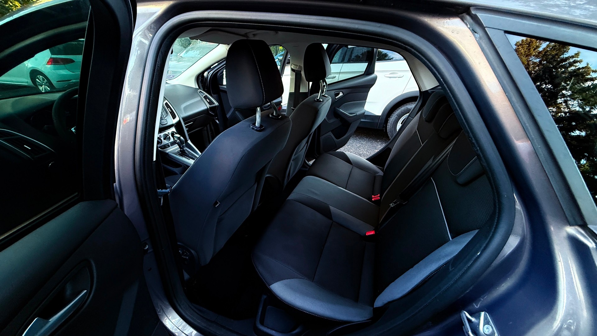 FORD Focus 1.6i VCT Trend PowerShift-image-8