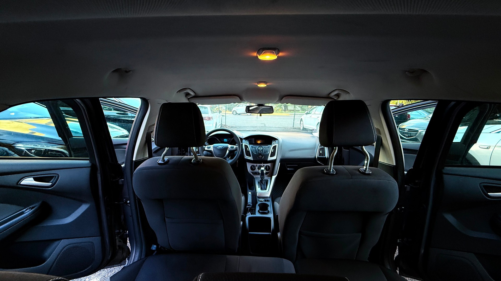 FORD Focus 1.6i VCT Trend PowerShift-image-9