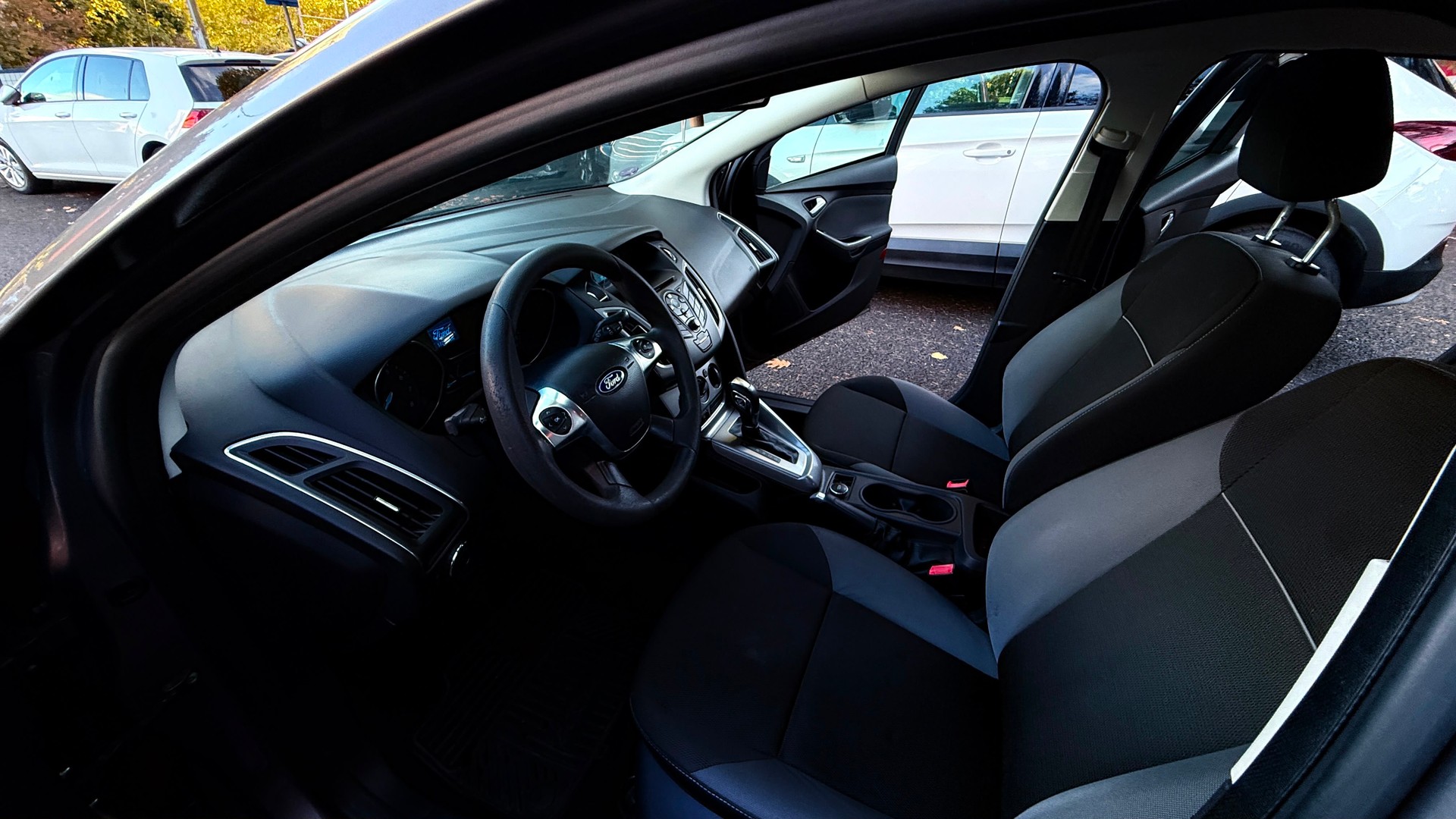 FORD Focus 1.6i VCT Trend PowerShift-image-7